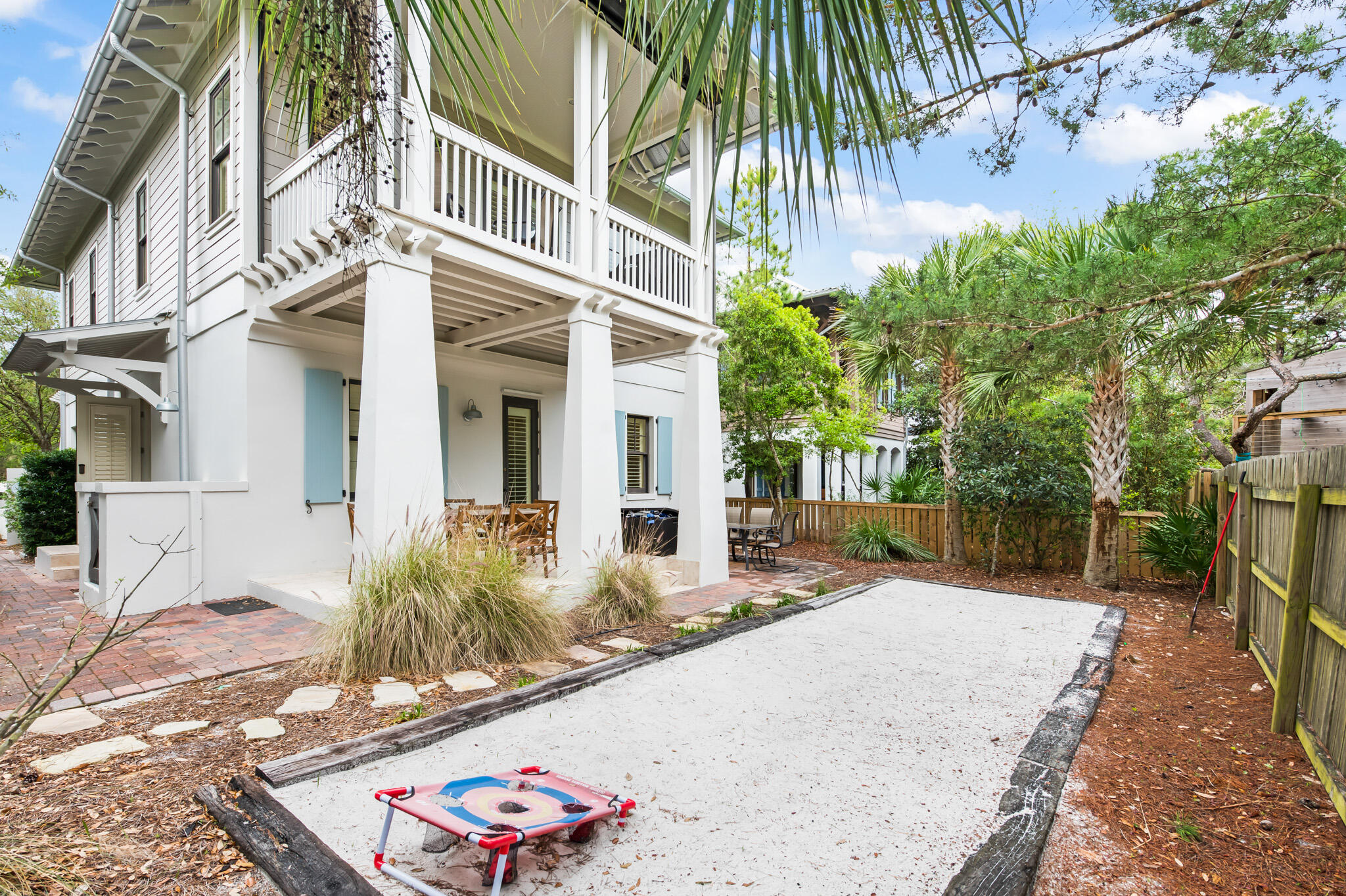 PINECREST - Residential