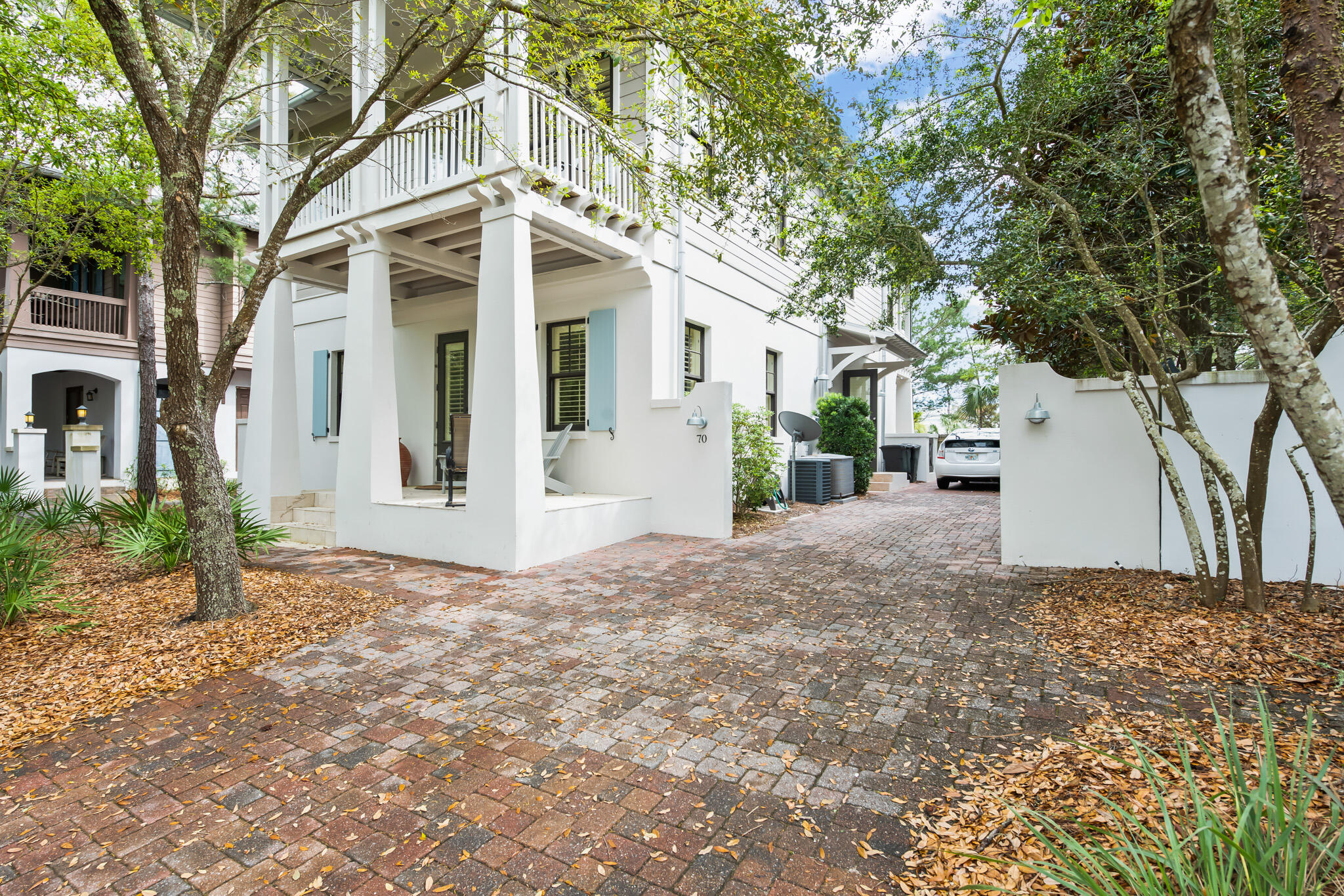 PINECREST - Residential