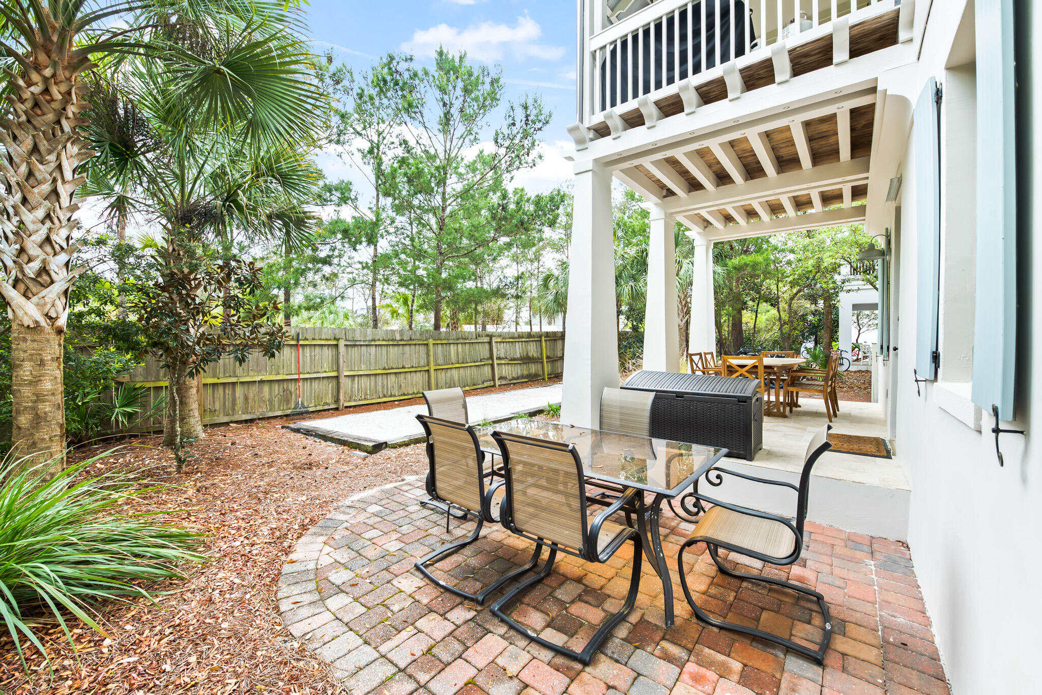 PINECREST - Residential