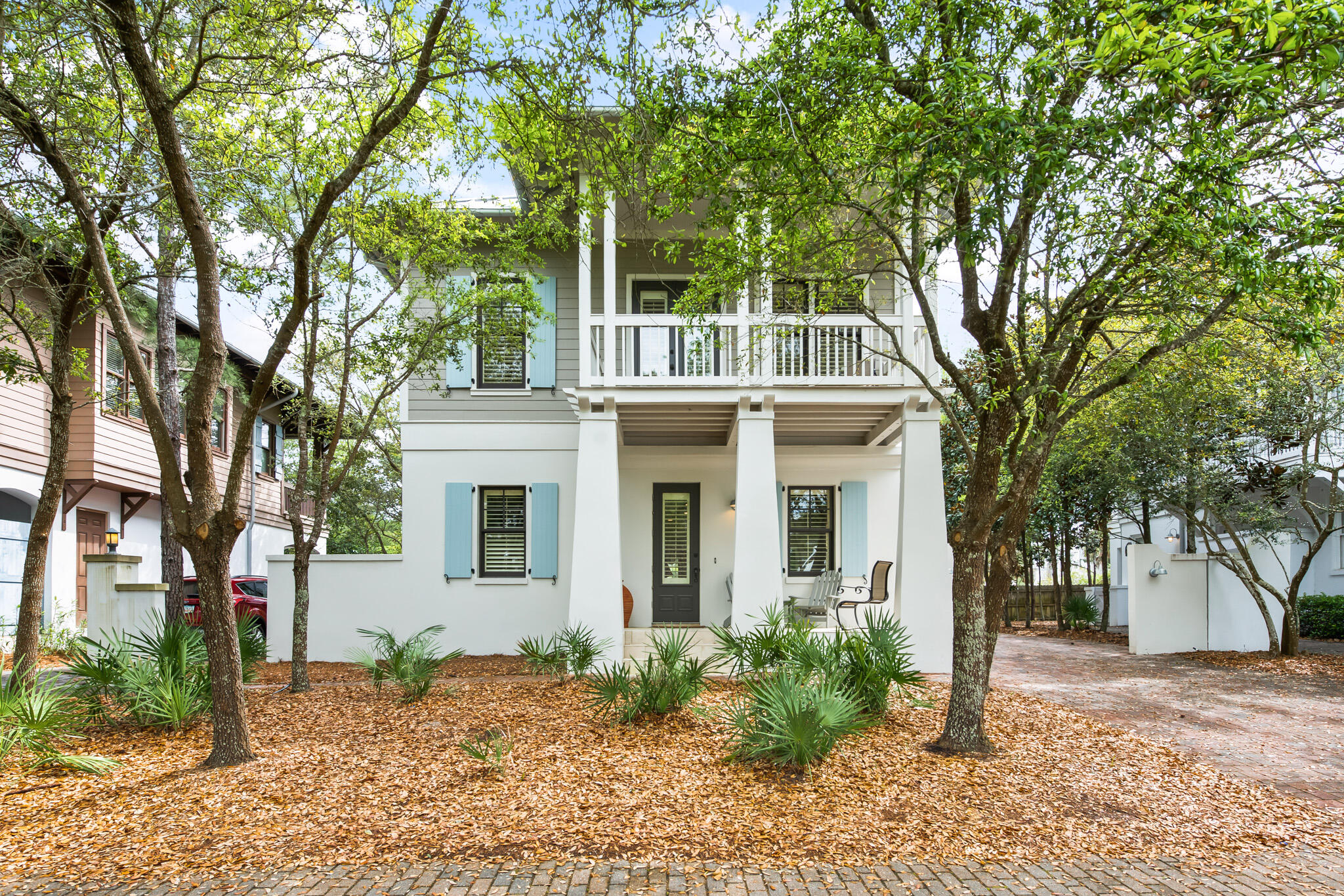PINECREST - Residential
