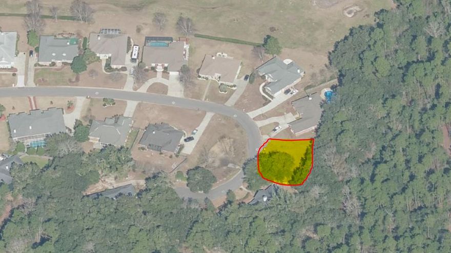 Lowest priced vacant residential lot located in prestigious Moors Golf & Racquet Club.This lot is just under half an acre and located at the end of a private road.Perfect for the custom home of your dreams.