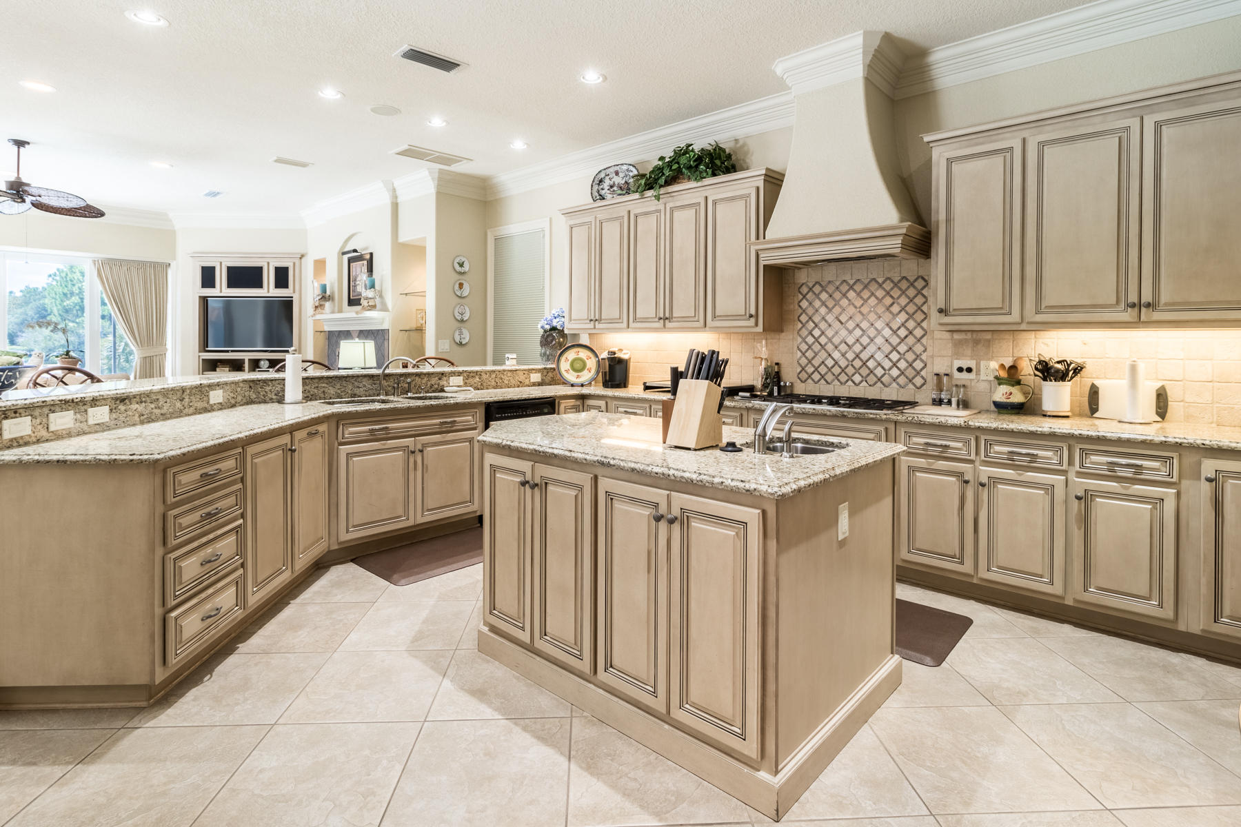 REGATTA BAY - Residential