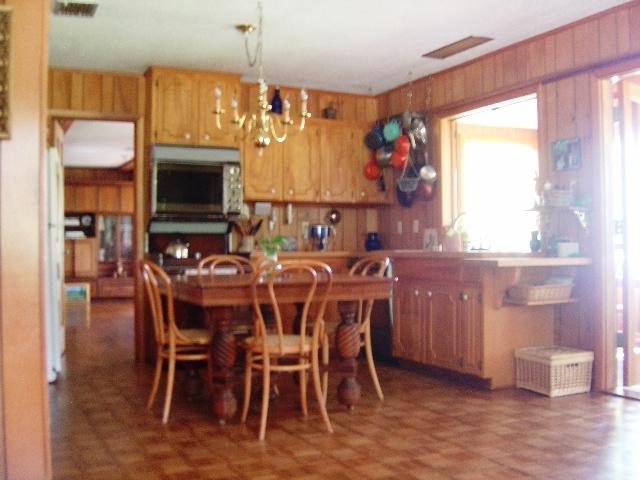 LAKE STANLEY SHORES - Residential