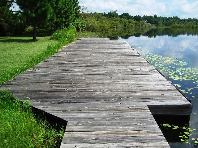LAKE STANLEY SHORES - Residential