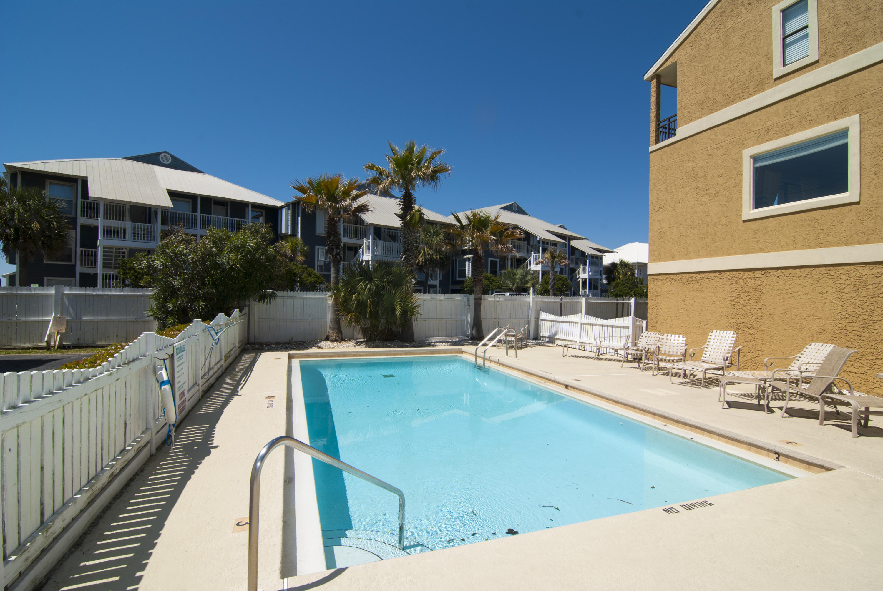 COSTA VISTA T/H - Residential