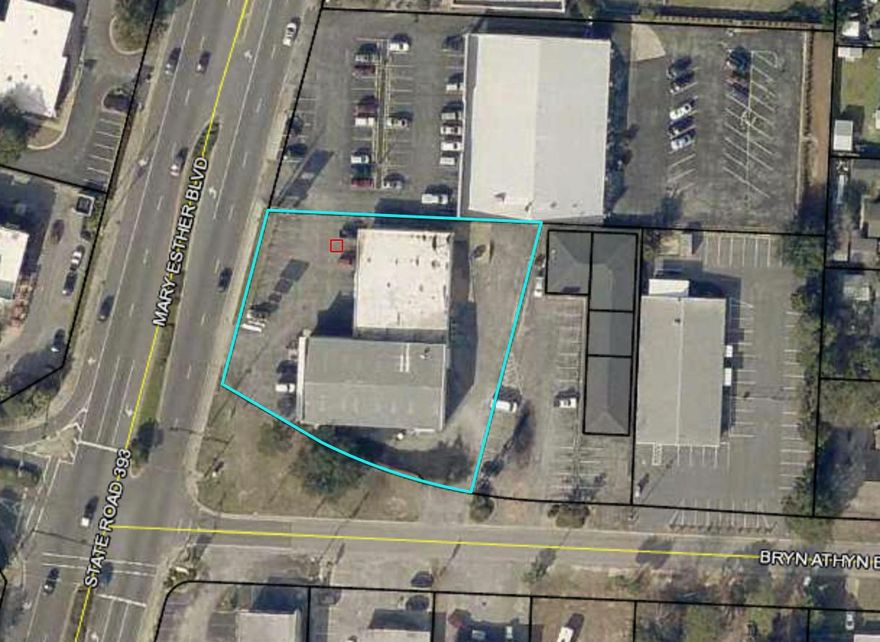 Income producing, 4 unit shopping center located on busy main road. Long term anchor tenants in place. Some leases are up for renewal. Potential to convert to Class A and increase NOI. 20,000-40,000 car traffic count. Call for more information. $135,000 annual income.