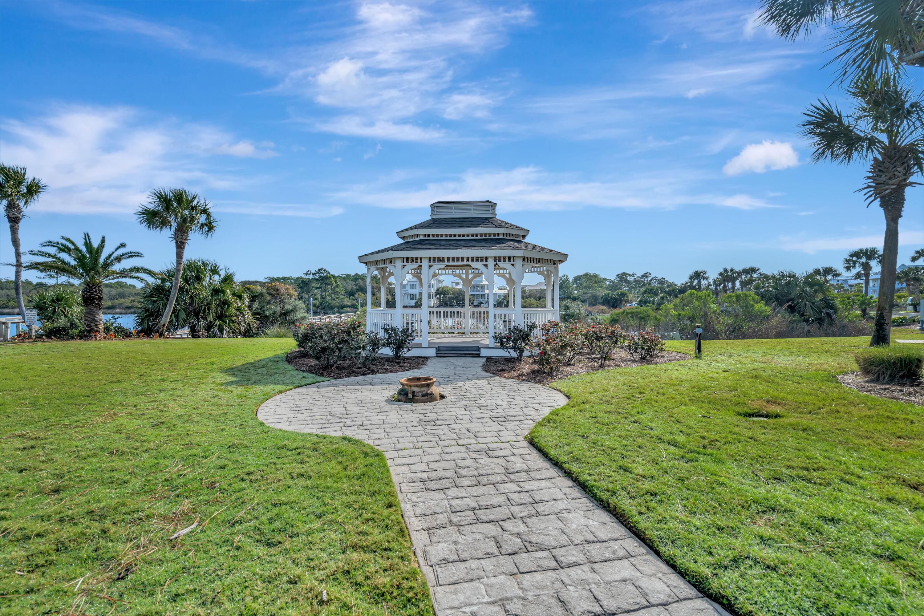 PINNACLE PORT - Residential