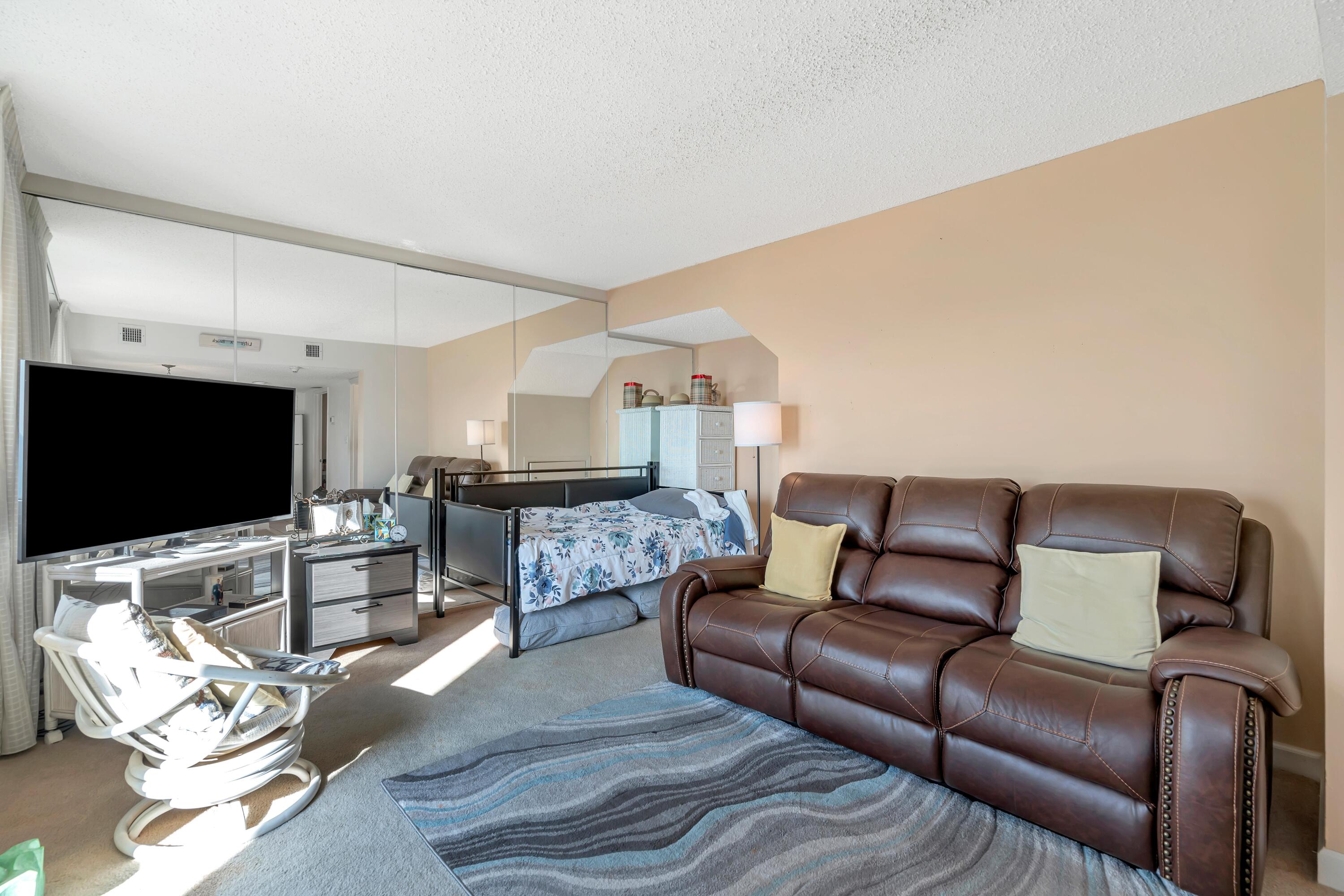 PINNACLE PORT - Residential