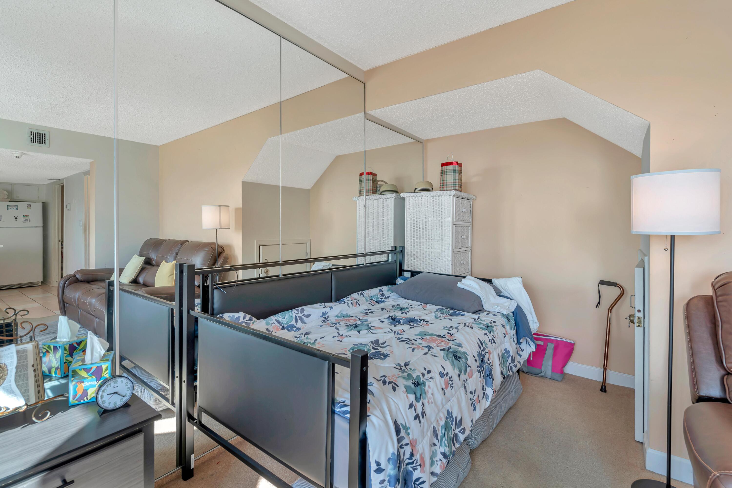 PINNACLE PORT - Residential
