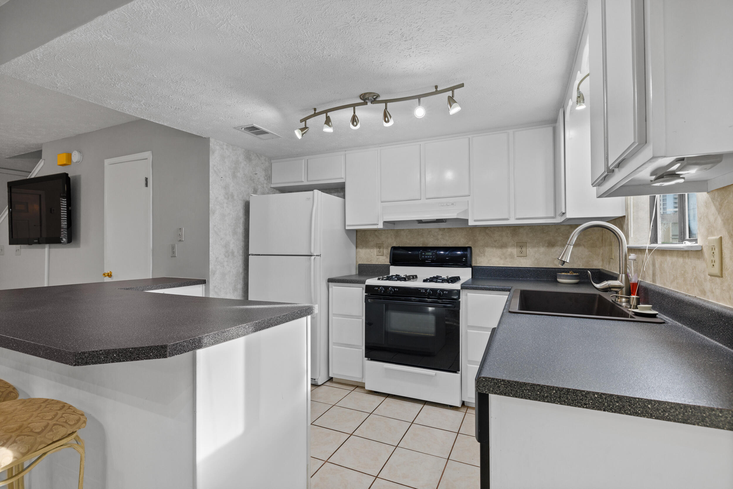 GULF HIGHLAND BEACH RESORT - Residential