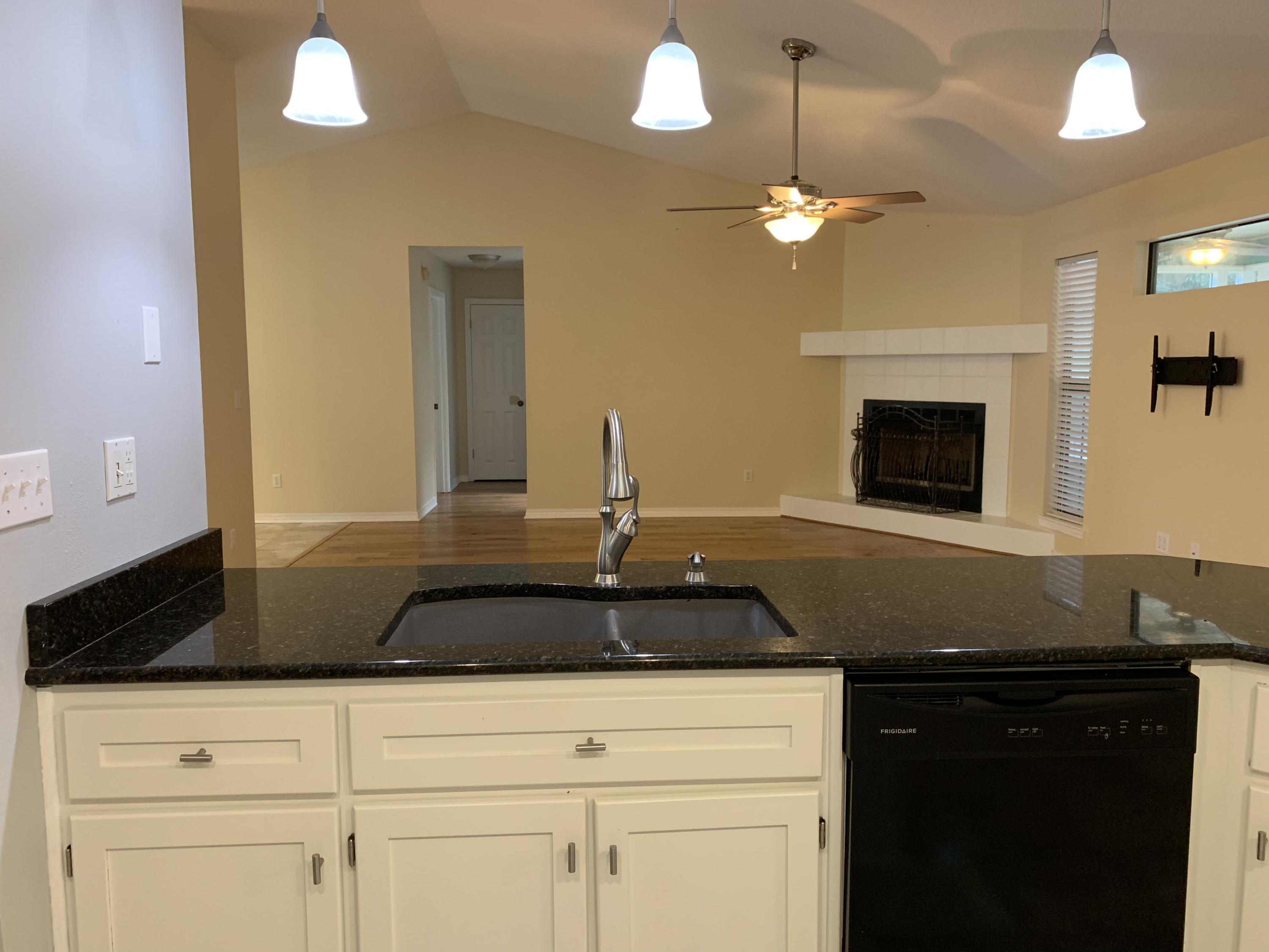 QUAIL TRAIL - Residential Lease