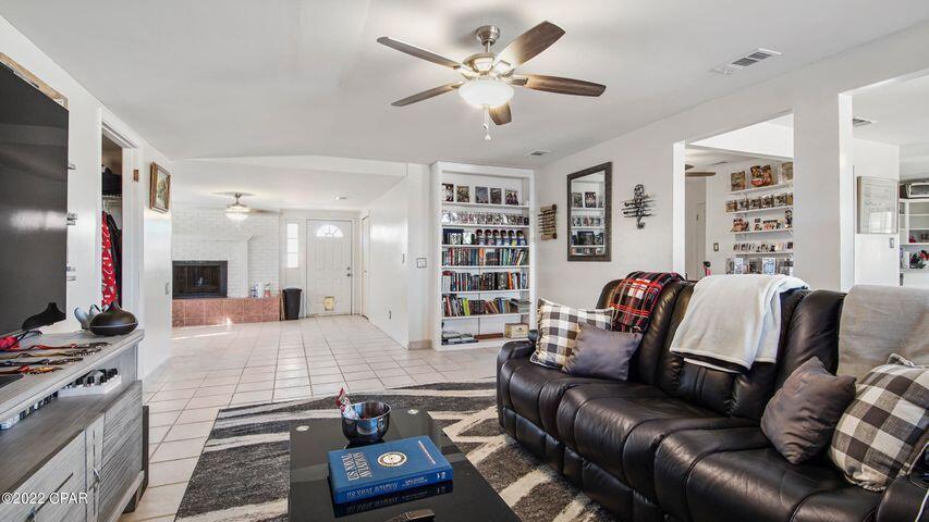 EL CENTRO BEACH - Residential