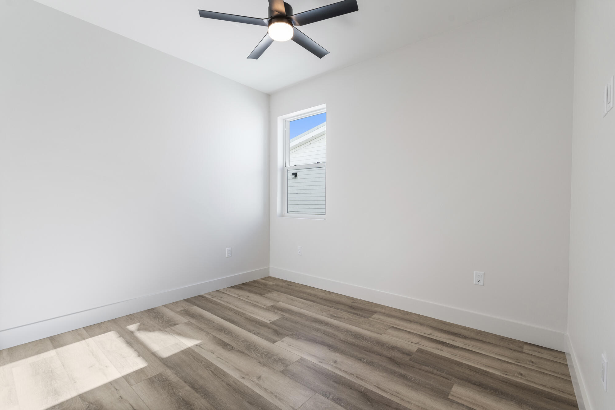 LAGUNA BEACH 7TH ADDN - Residential