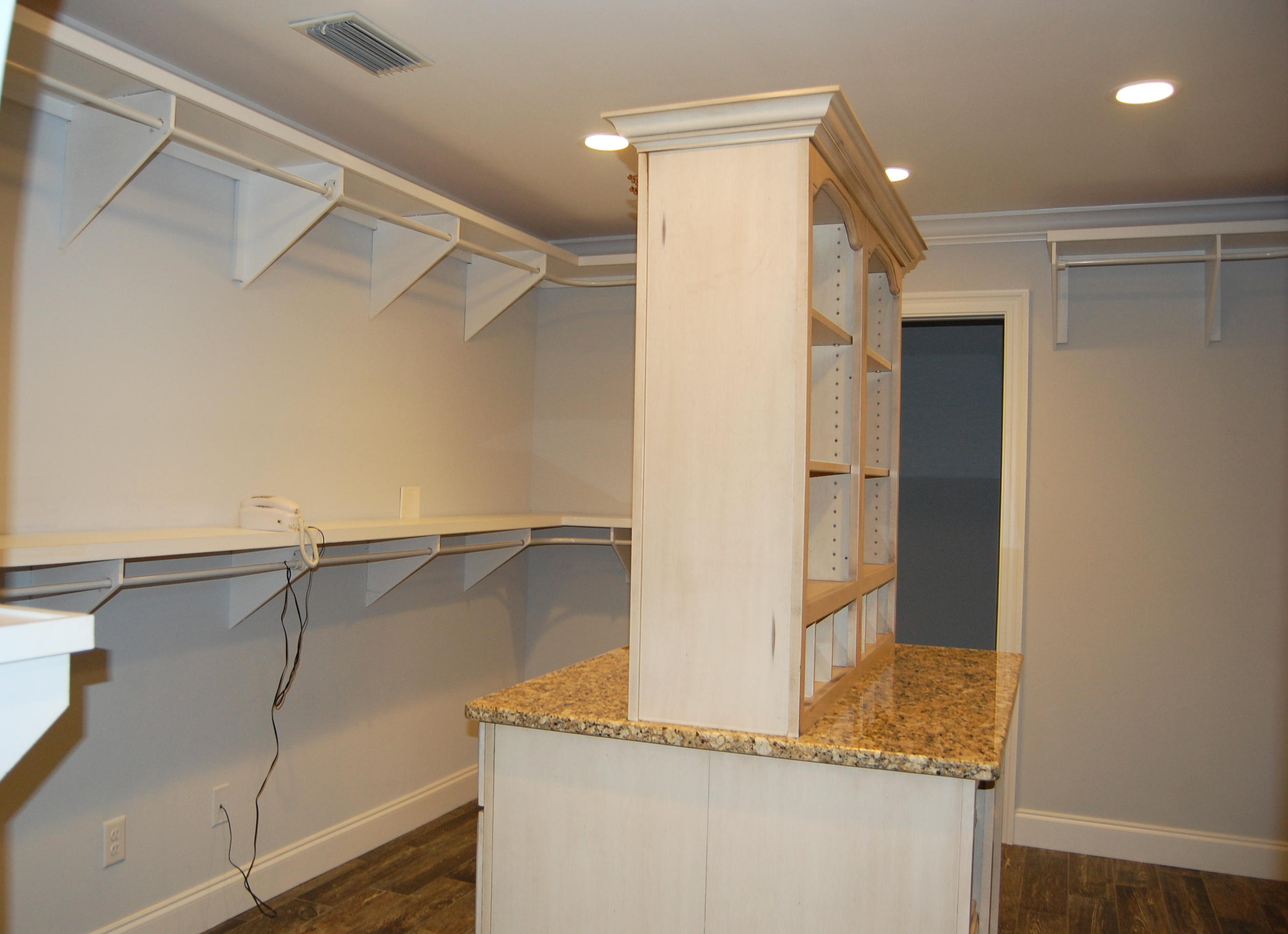 LAKE LORRAINE ESTATES - Residential