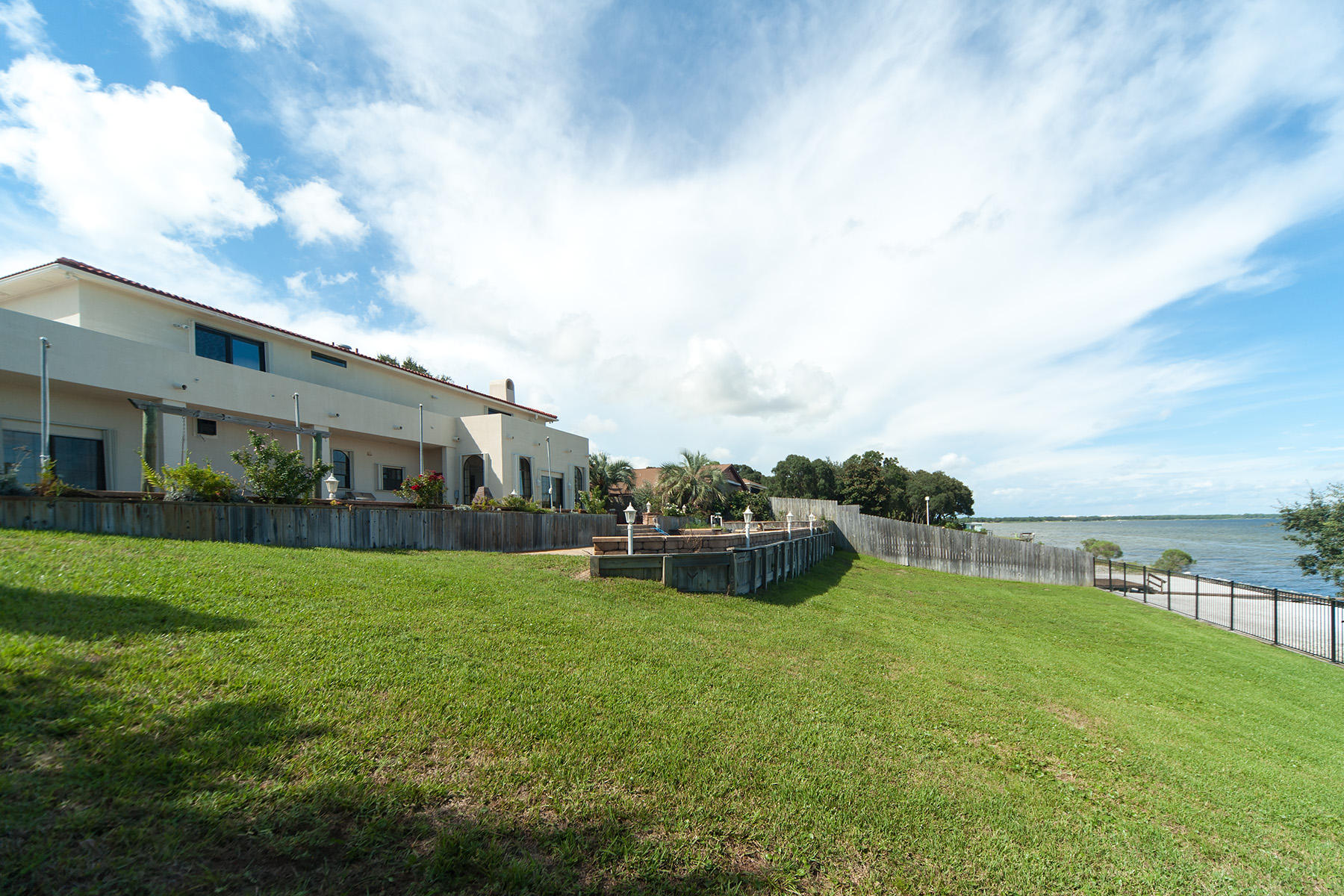 LAKE LORRAINE ESTATES - Residential