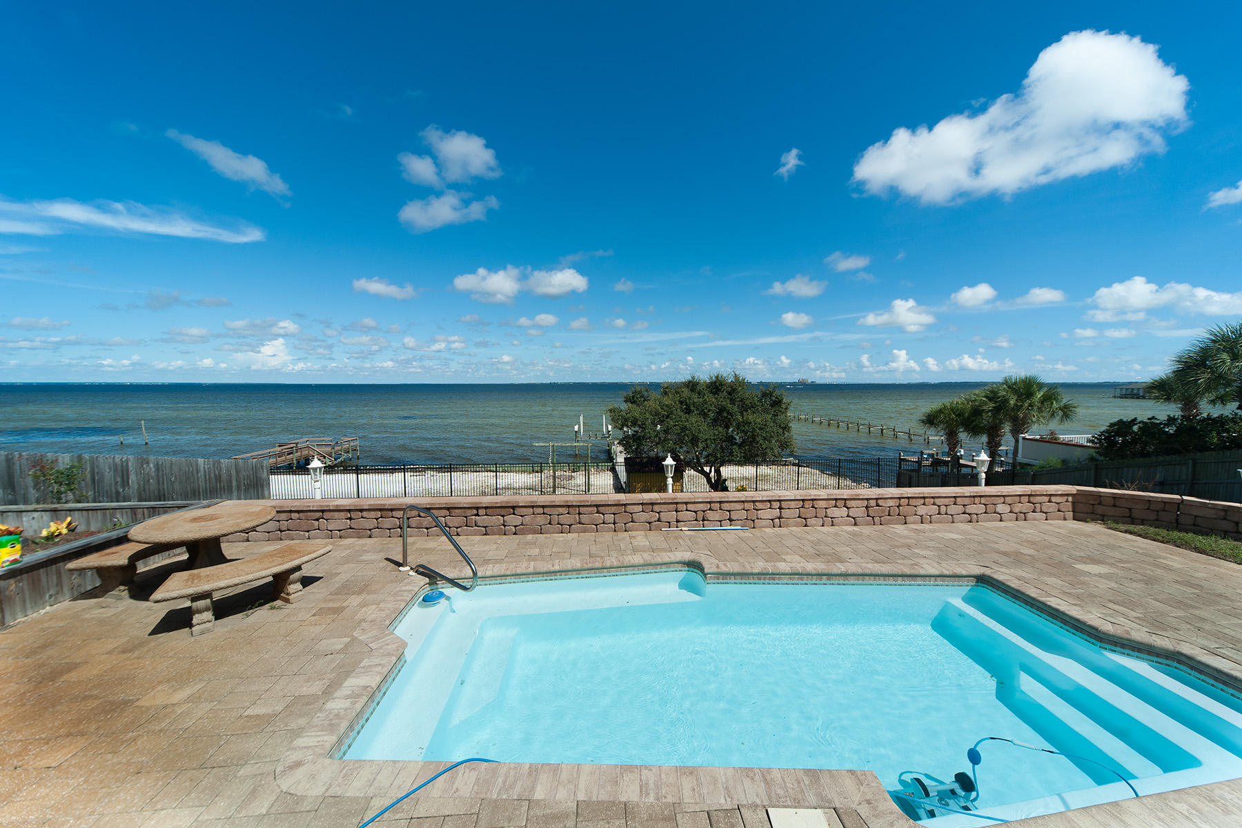 LAKE LORRAINE ESTATES - Residential