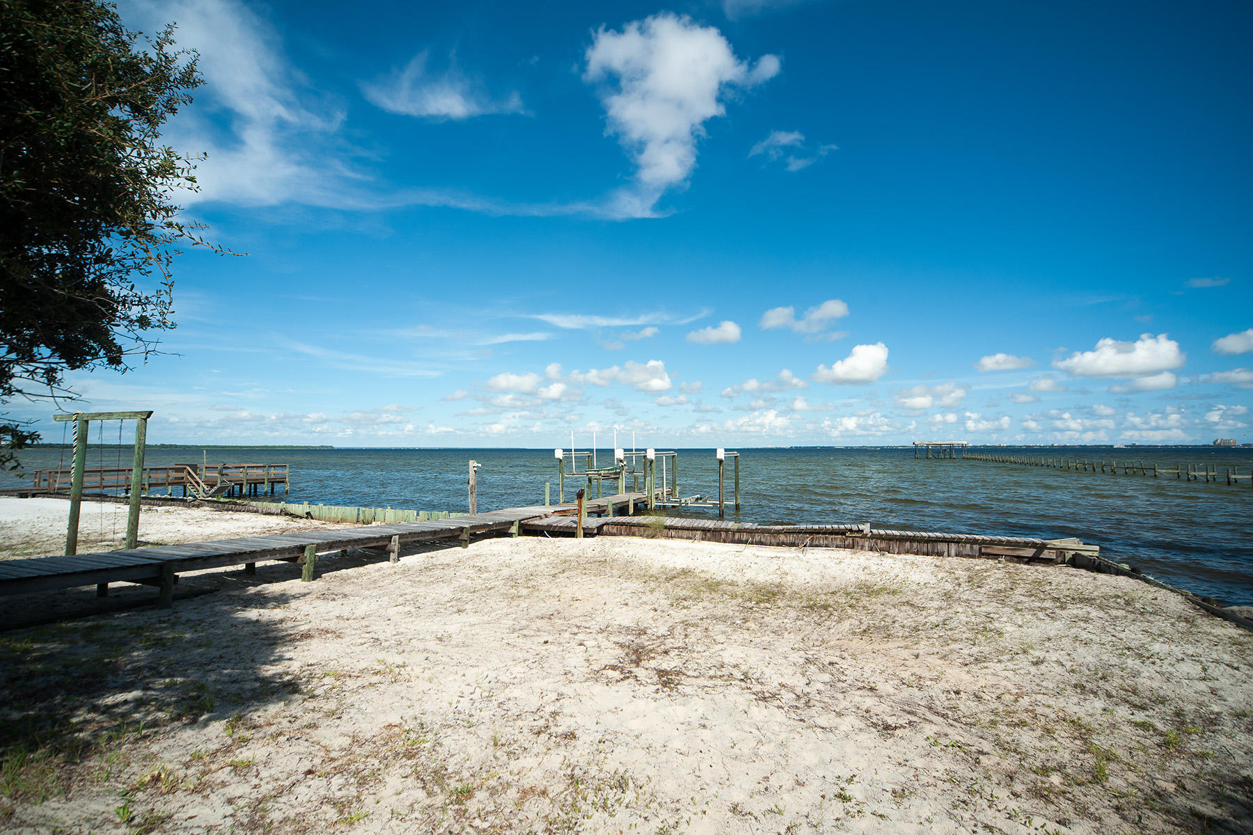 LAKE LORRAINE ESTATES - Residential