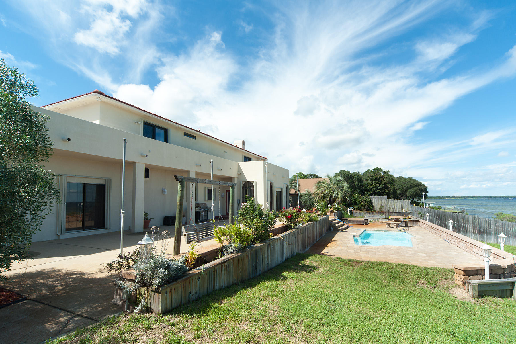 LAKE LORRAINE ESTATES - Residential