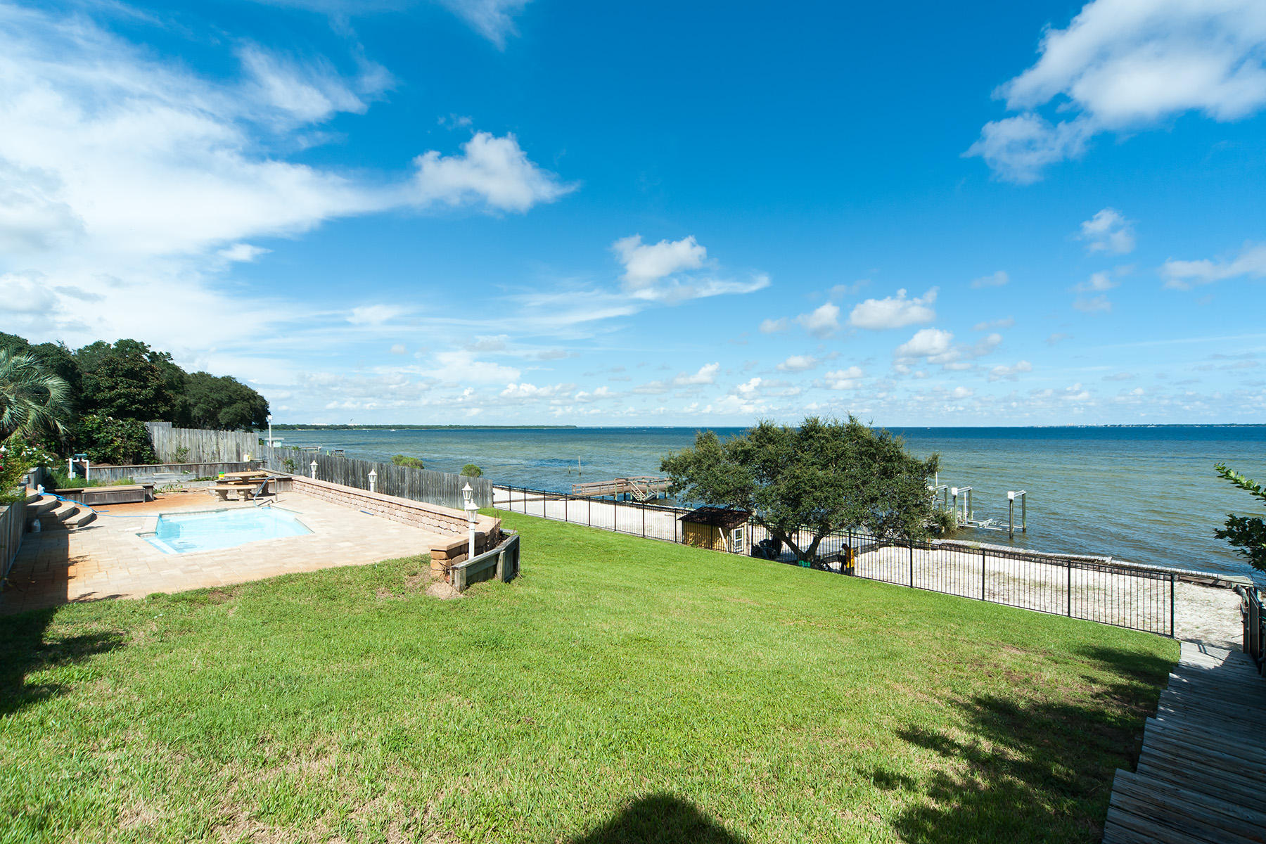 LAKE LORRAINE ESTATES - Residential