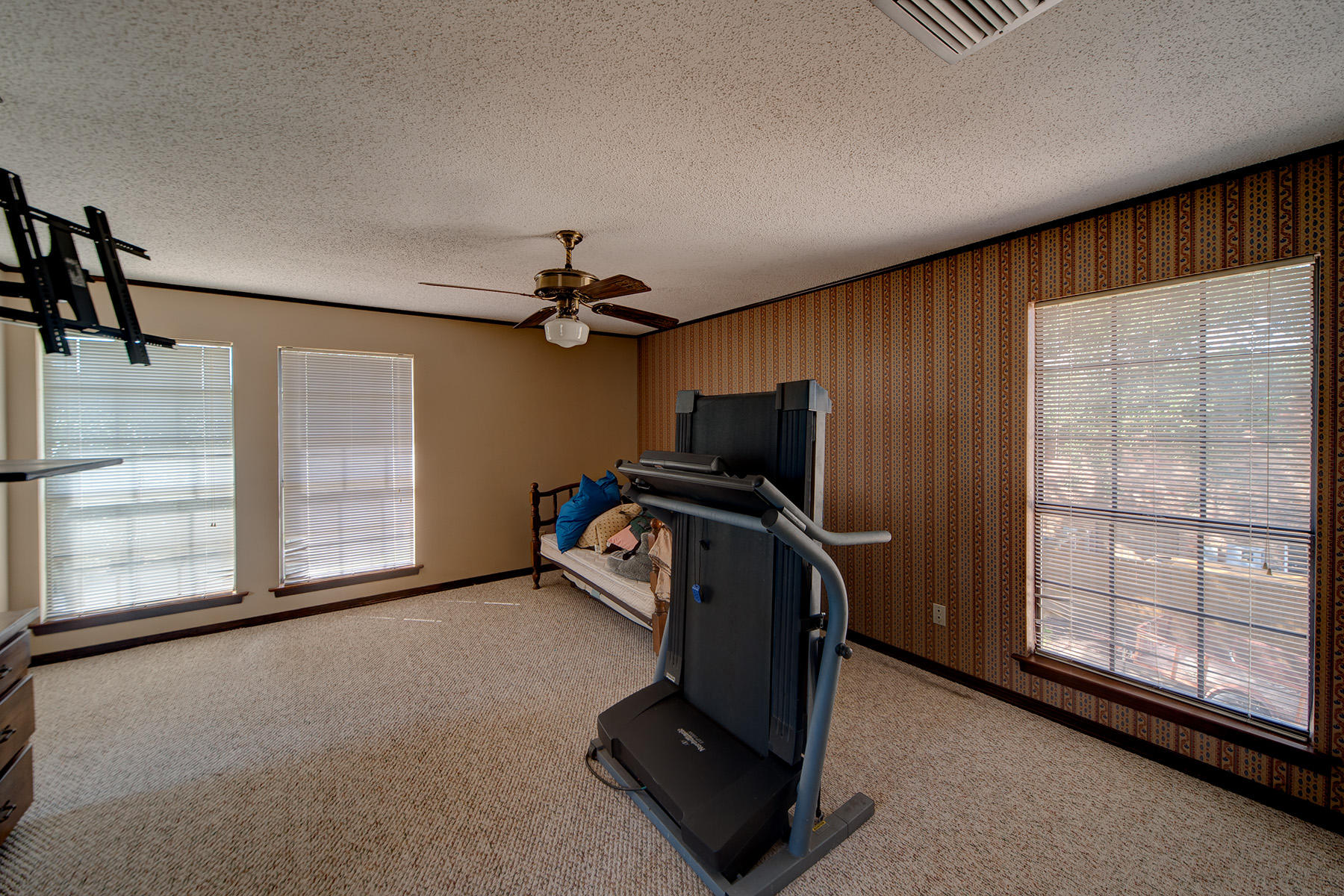 LAKE LORRAINE ESTATES - Residential