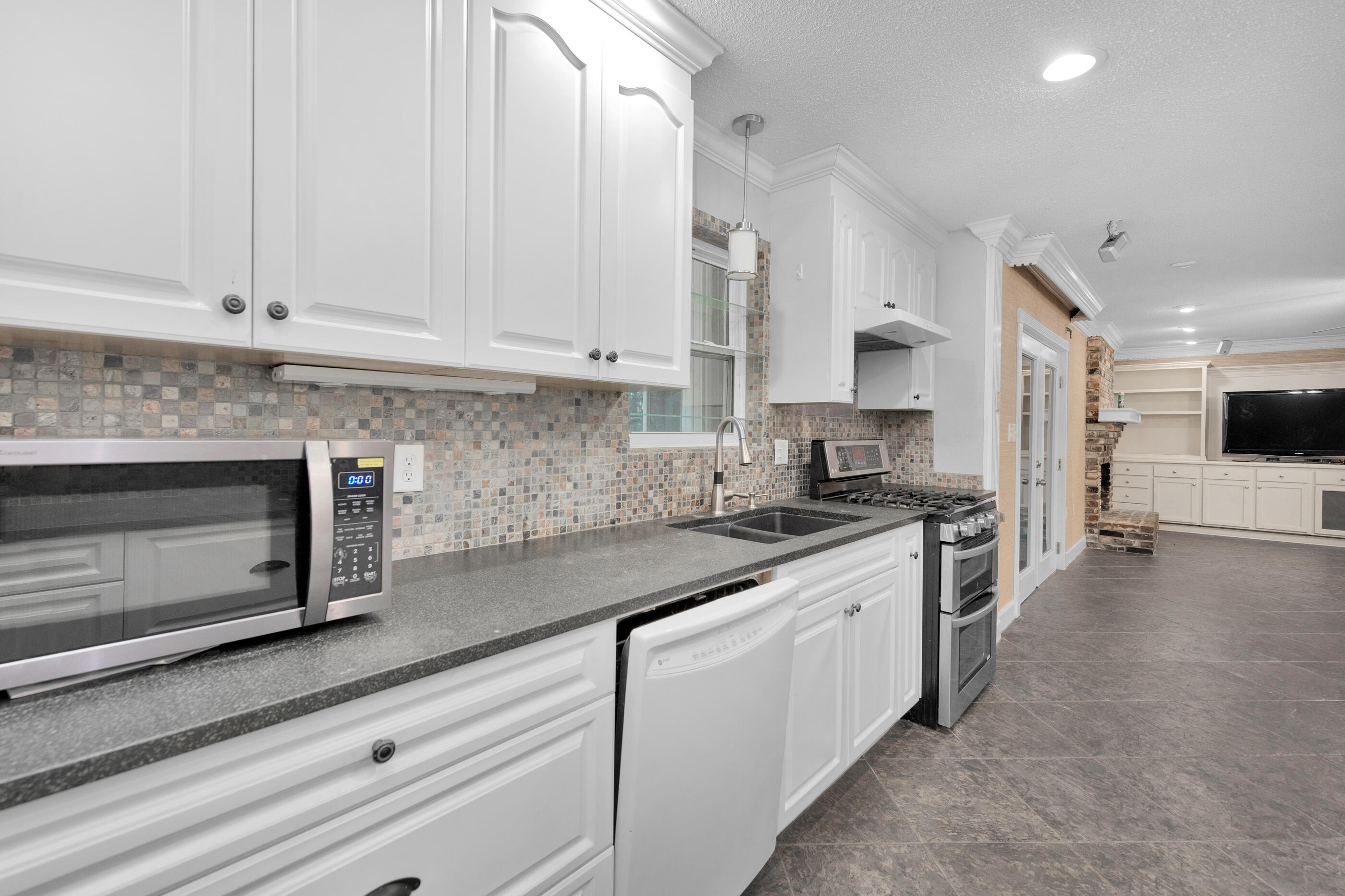 BAYOU WOODS 4TH ADDN - Residential