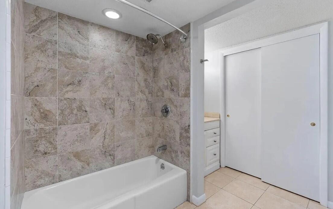 SPANISH VILLAS CONDO - Residential Lease