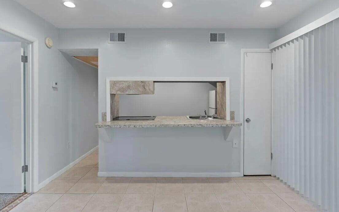 SPANISH VILLAS CONDO - Residential Lease