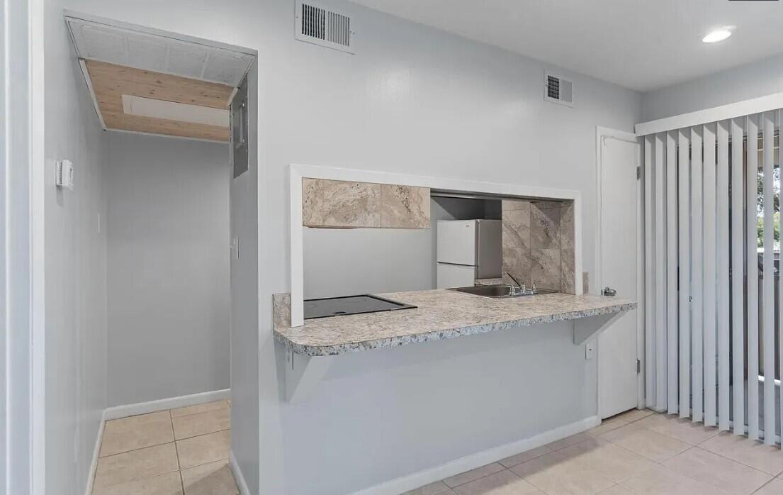 SPANISH VILLAS CONDO - Residential Lease