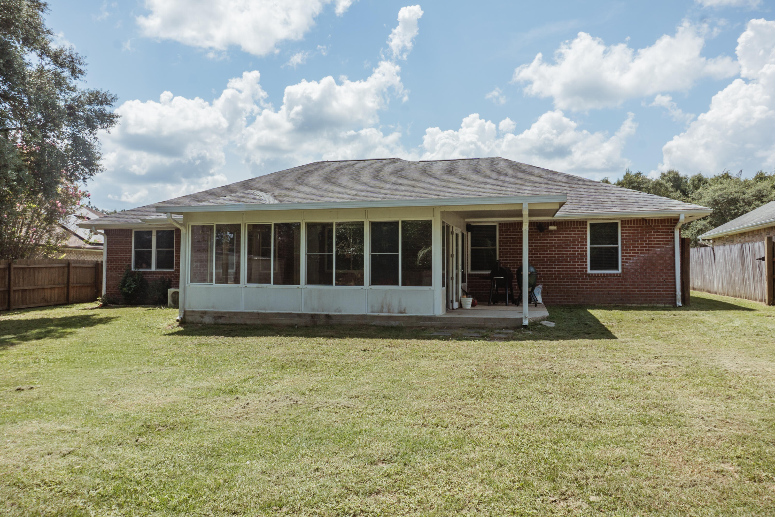 CHEROKEE BEND S/D PH 2 - Residential Lease