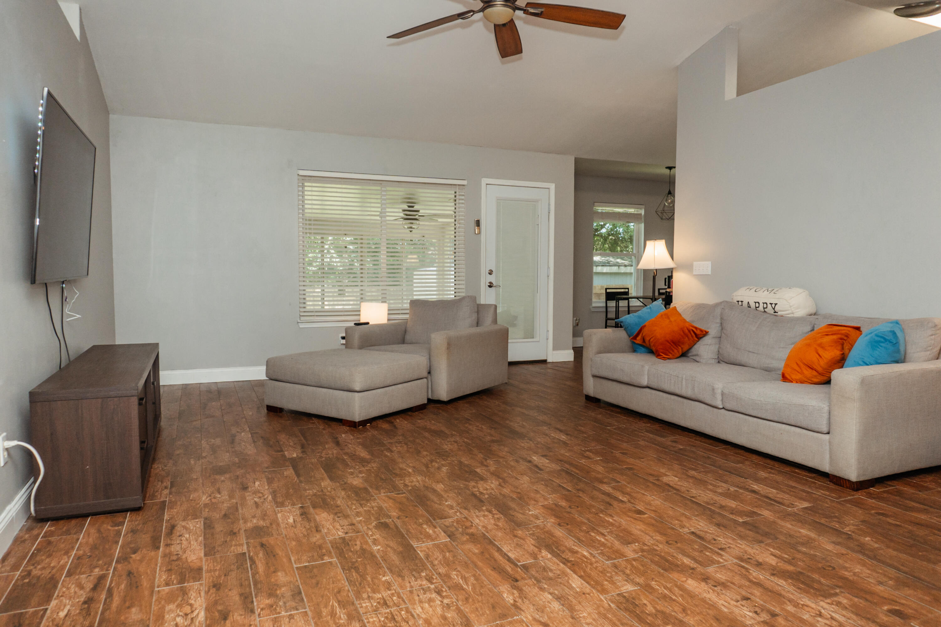 CHEROKEE BEND S/D PH 2 - Residential Lease