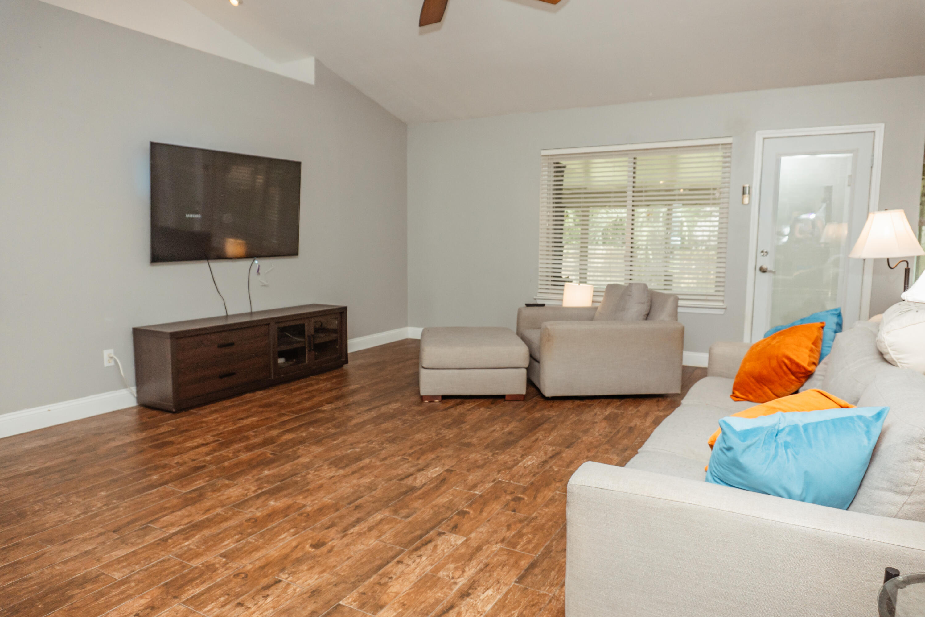 CHEROKEE BEND S/D PH 2 - Residential Lease