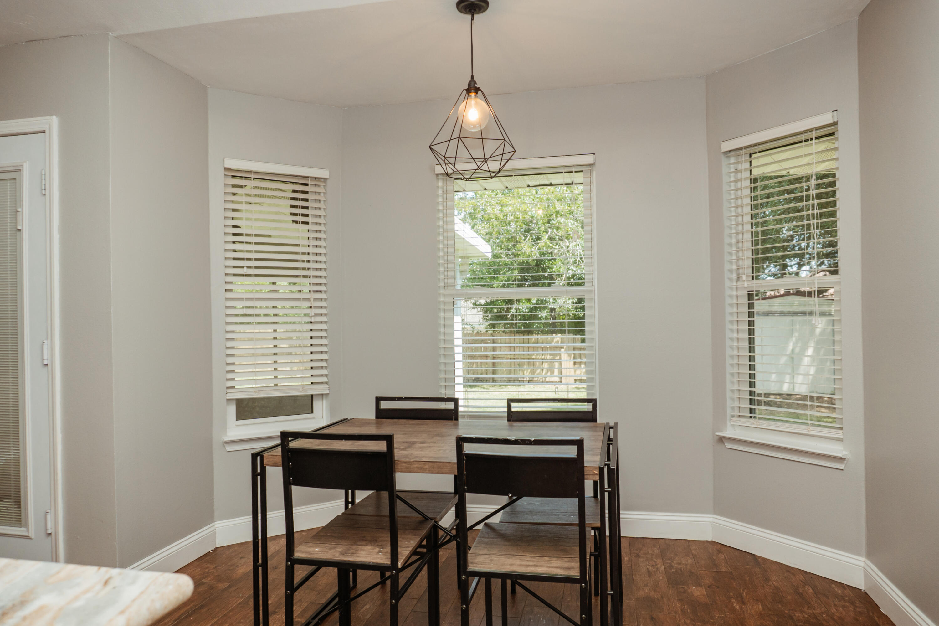 CHEROKEE BEND S/D PH 2 - Residential Lease