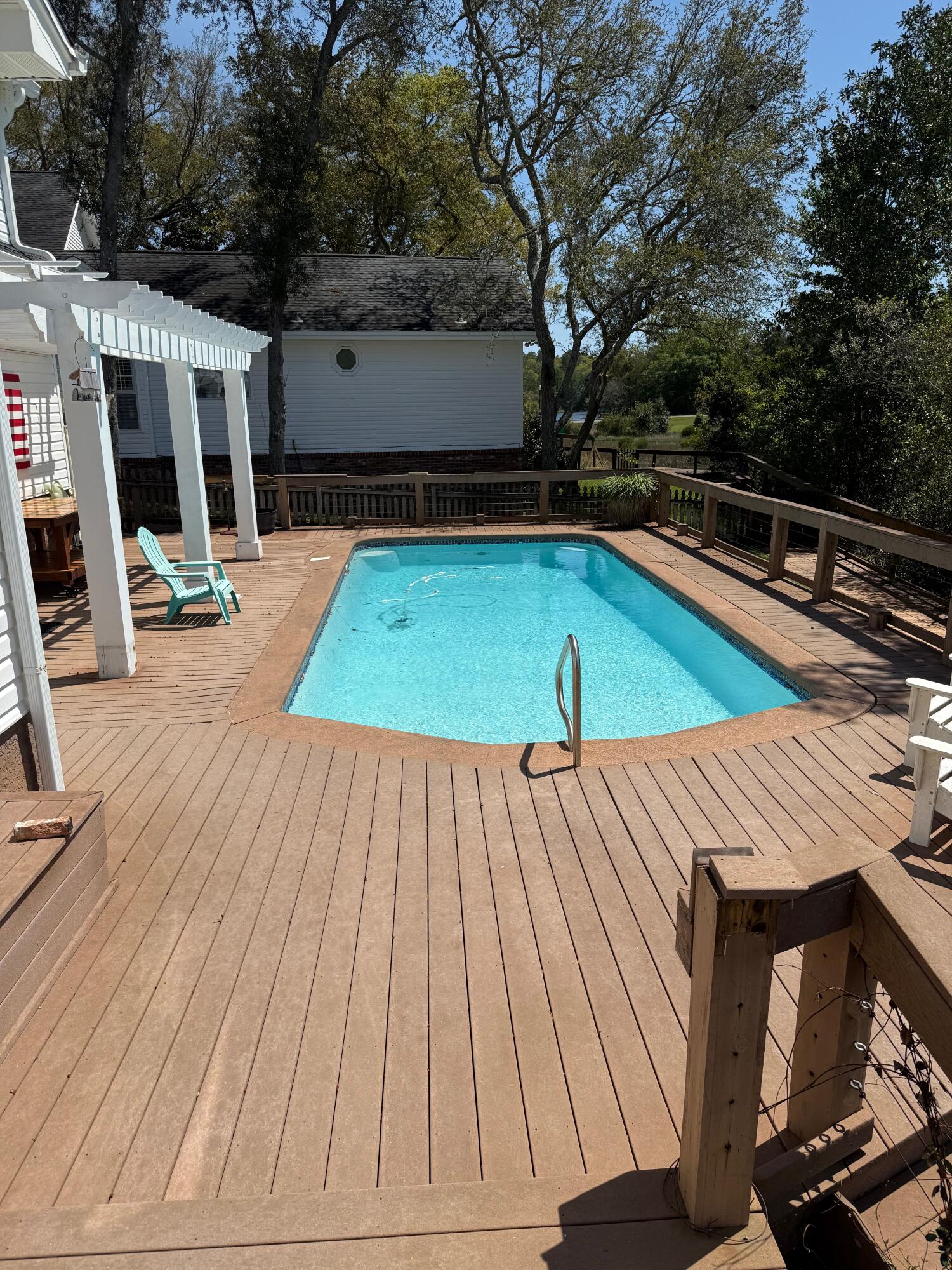 BOLTONS LANDING - Residential Lease