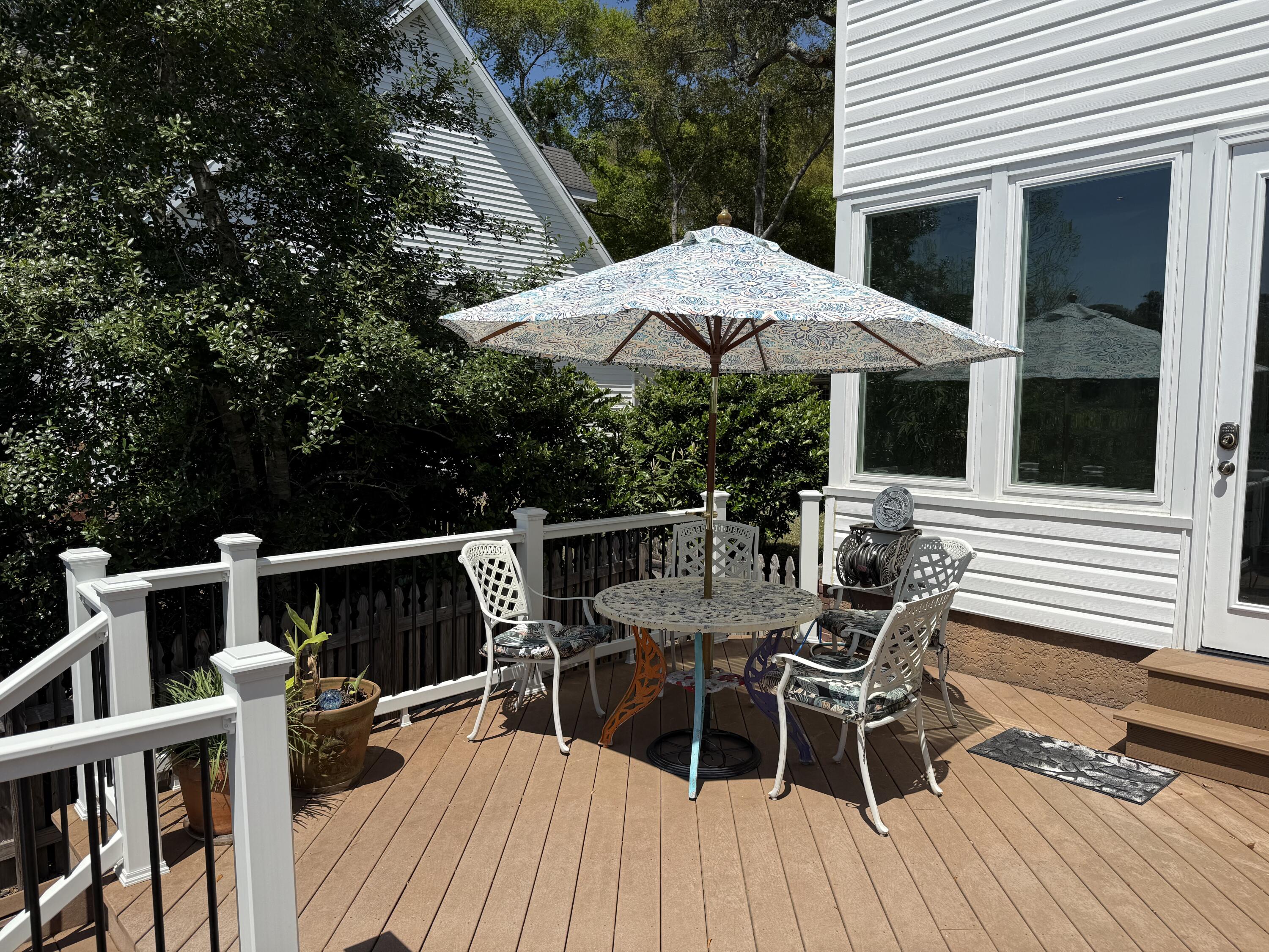 BOLTONS LANDING - Residential Lease