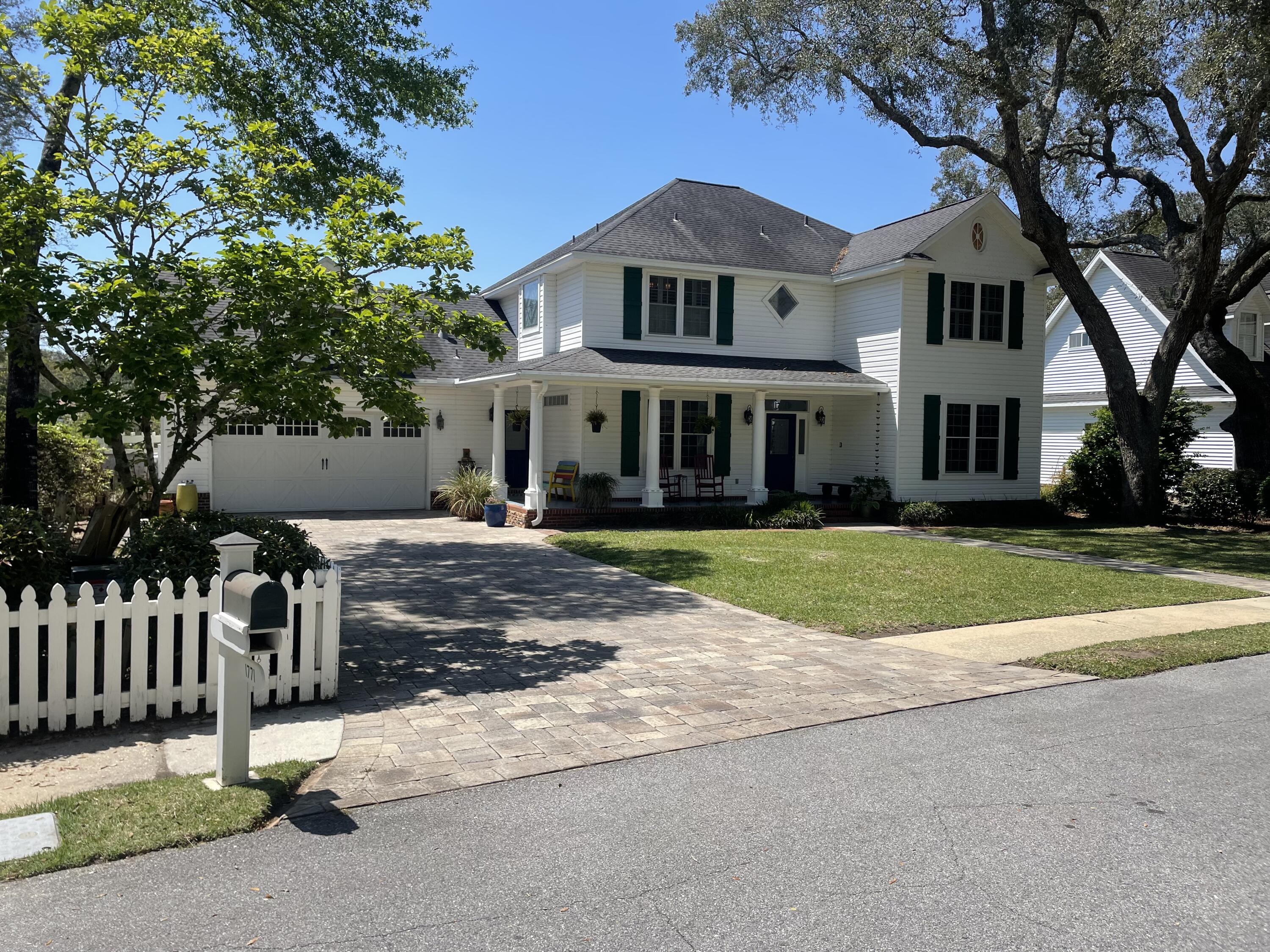 BOLTONS LANDING - Residential Lease