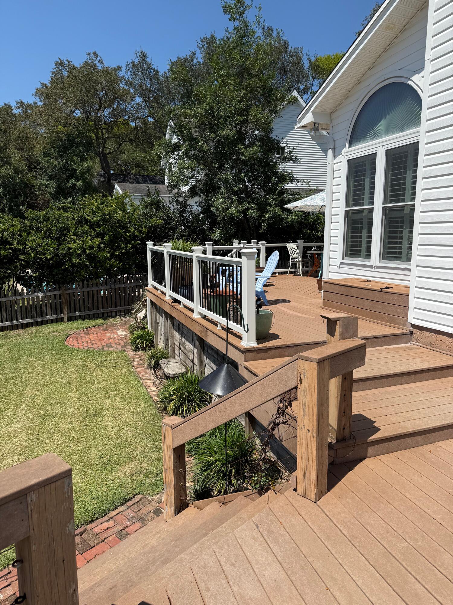BOLTONS LANDING - Residential Lease