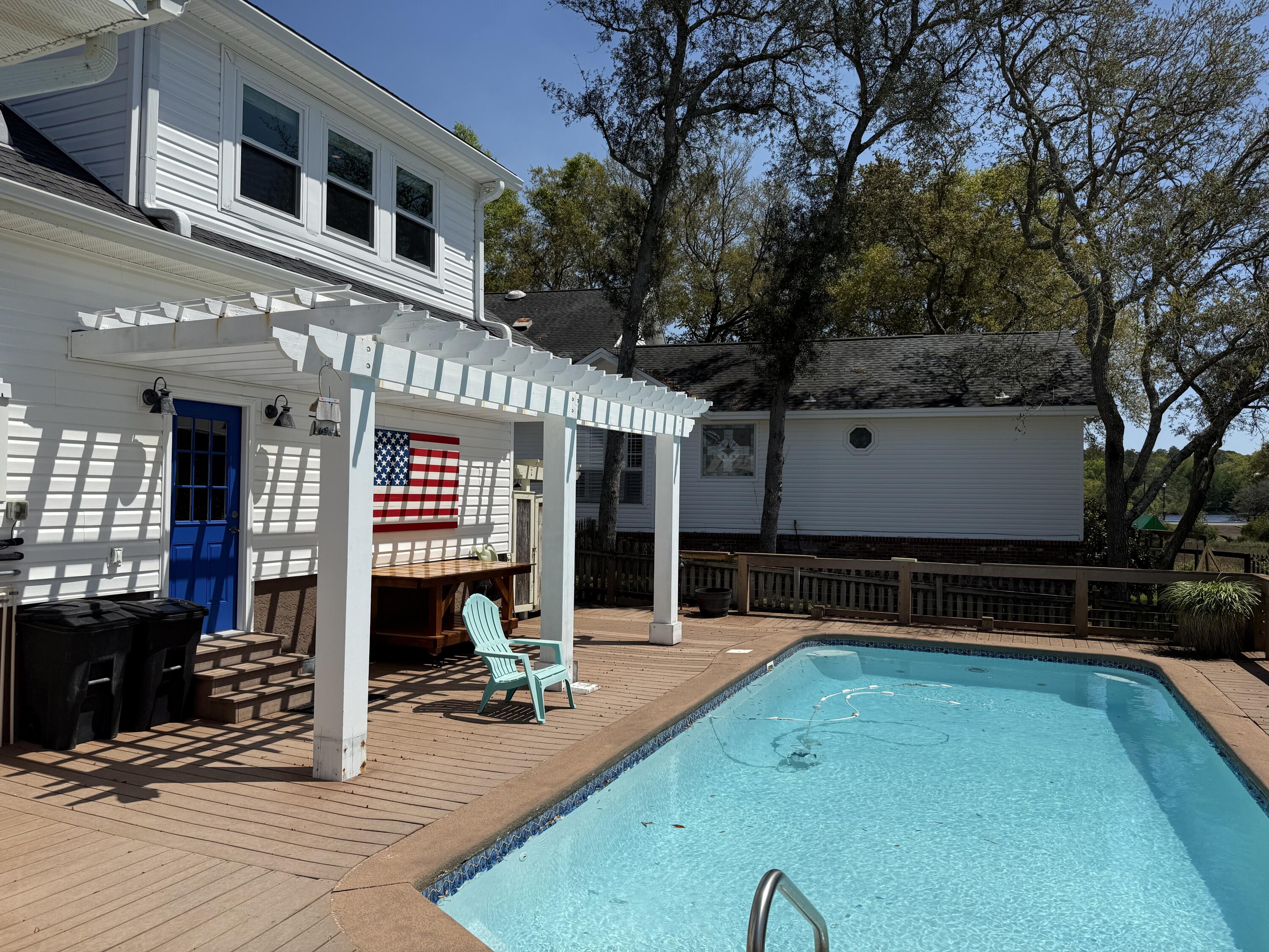 BOLTONS LANDING - Residential Lease