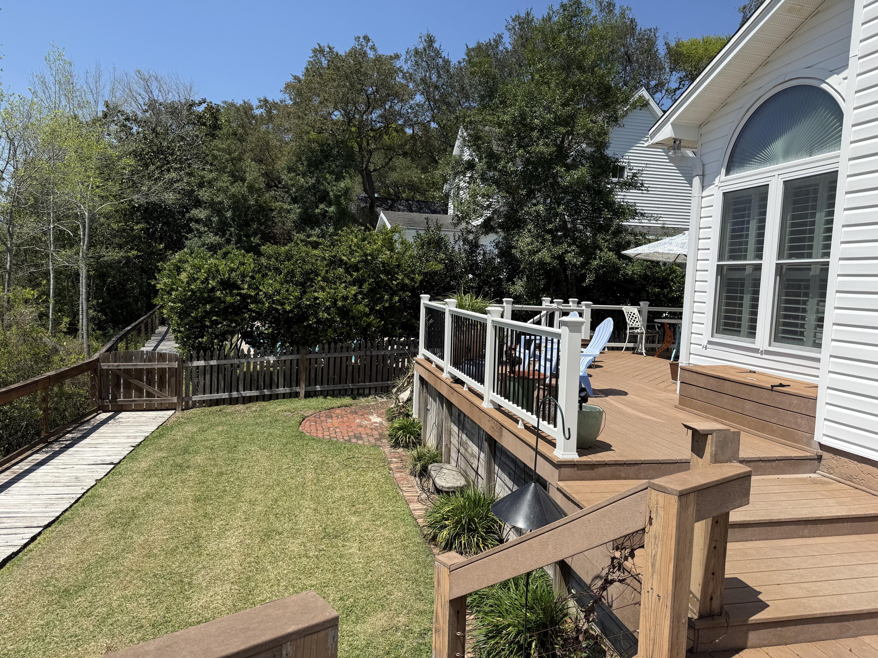 BOLTONS LANDING - Residential Lease