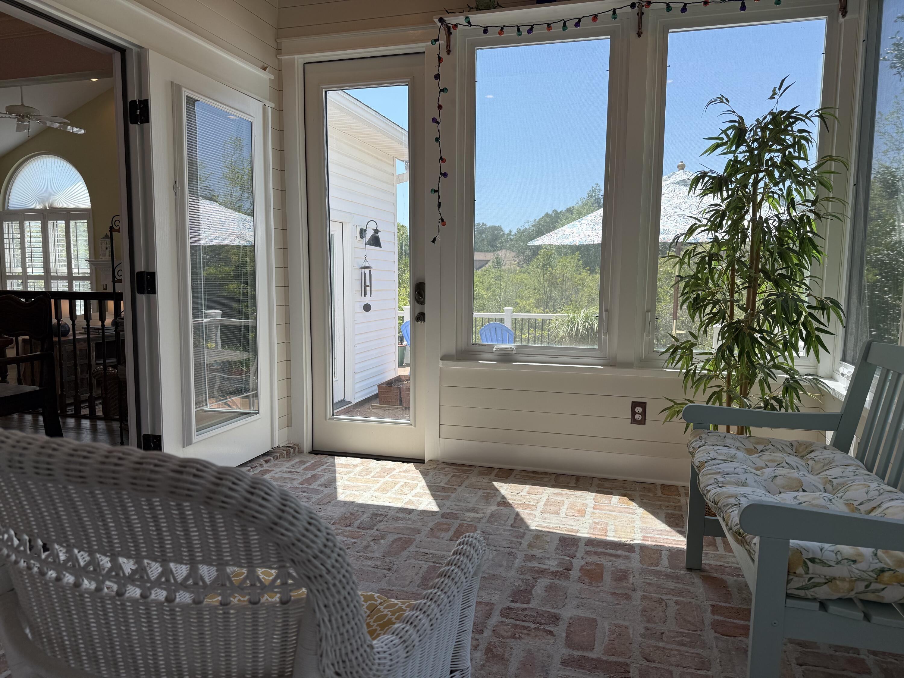 BOLTONS LANDING - Residential Lease
