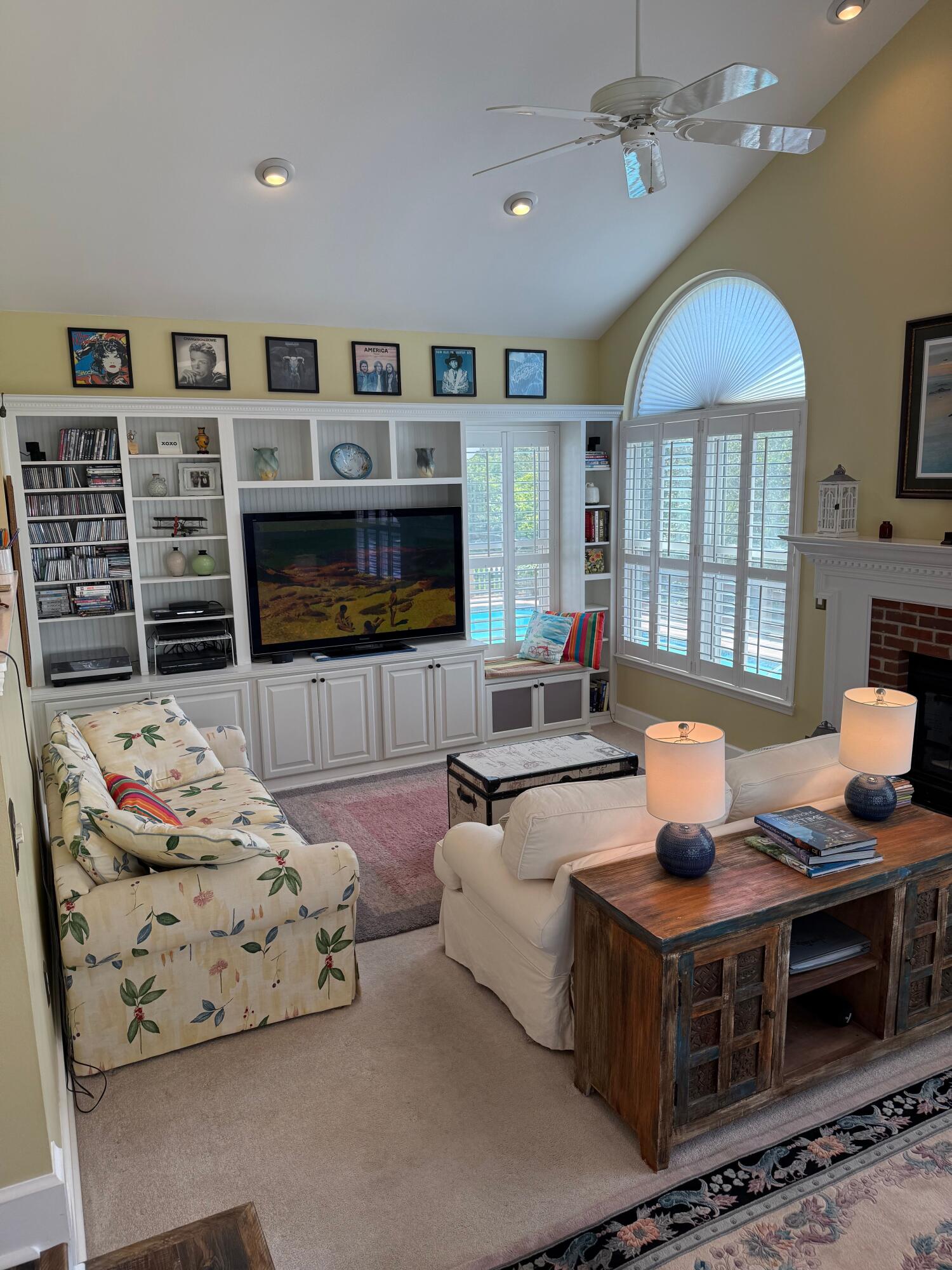 BOLTONS LANDING - Residential Lease