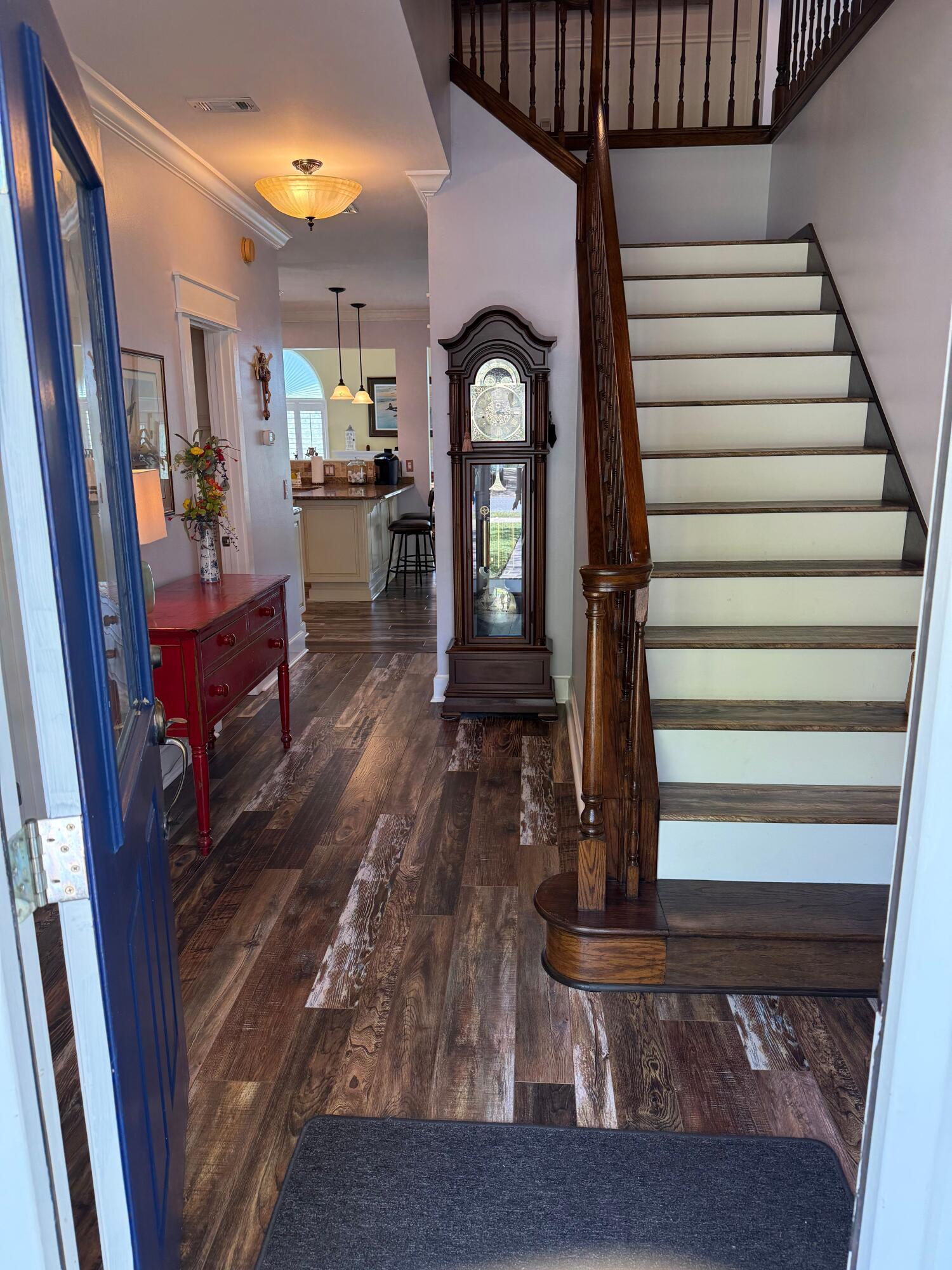 BOLTONS LANDING - Residential Lease