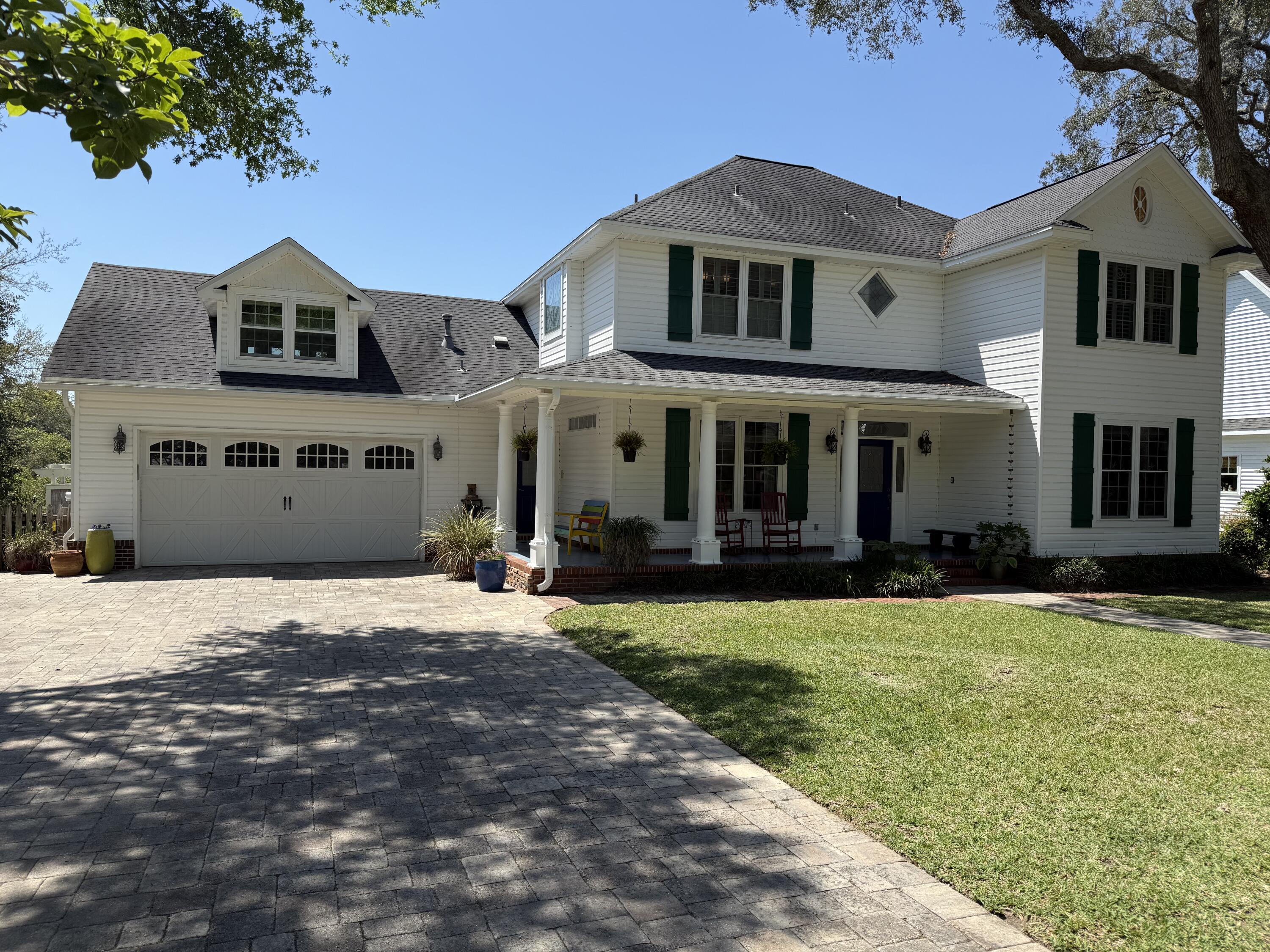 BOLTONS LANDING - Residential Lease