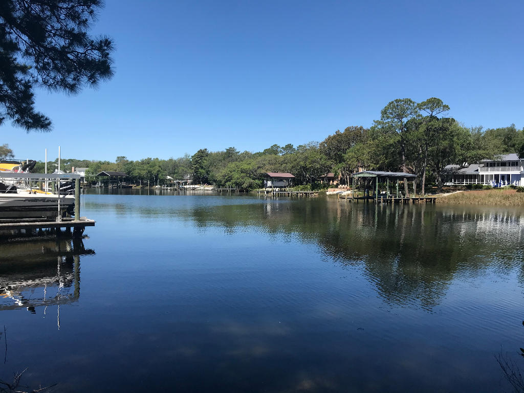 PINEWOOD ESTATES - Residential