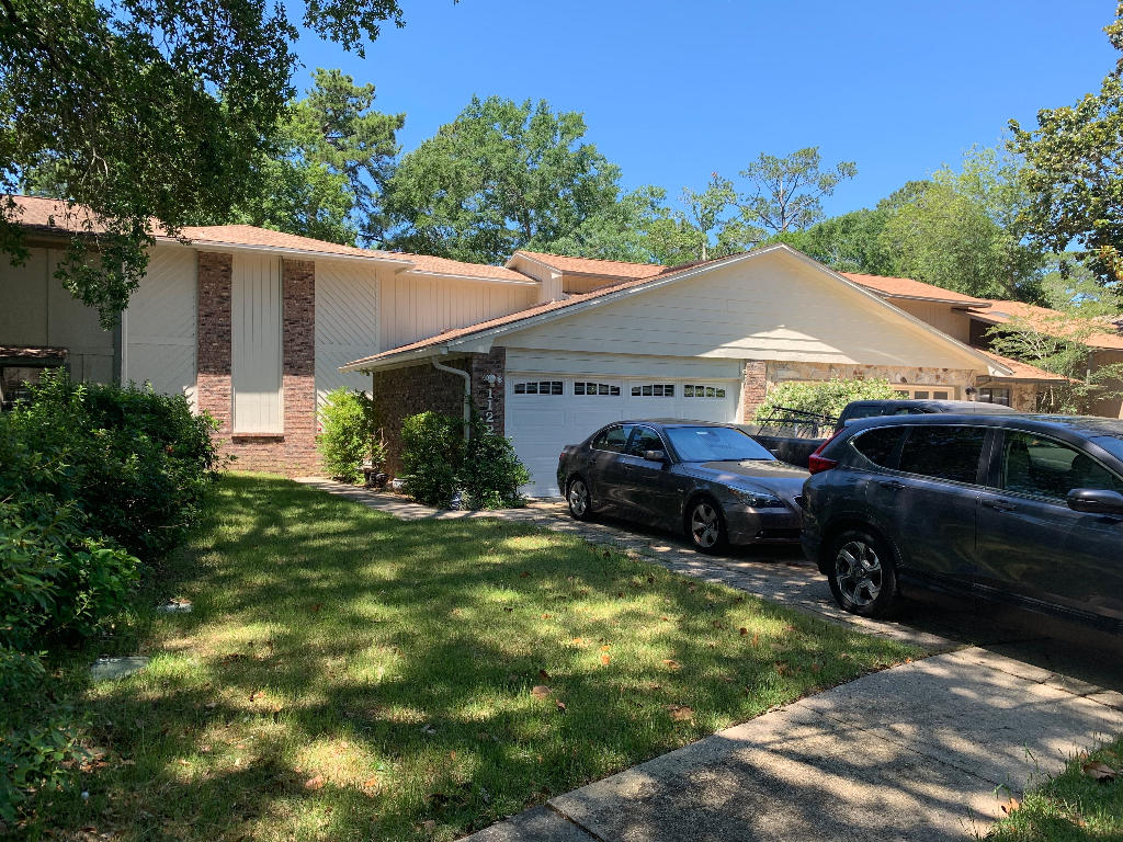 PINEWOOD ESTATES - Residential