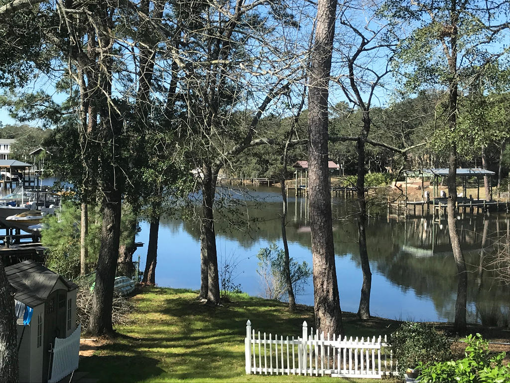 PINEWOOD ESTATES - Residential