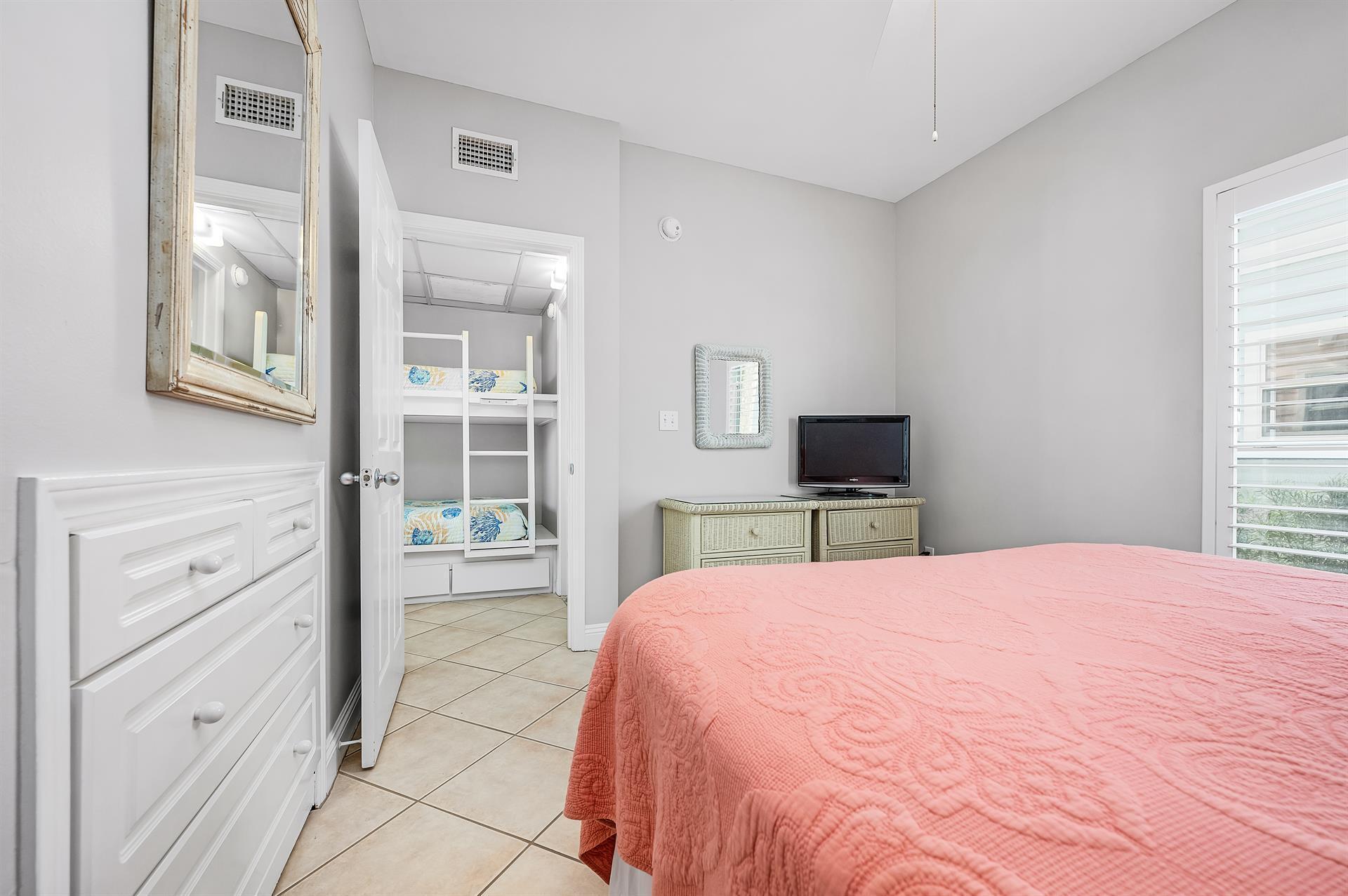 NANTUCKET COTTAGES - Residential