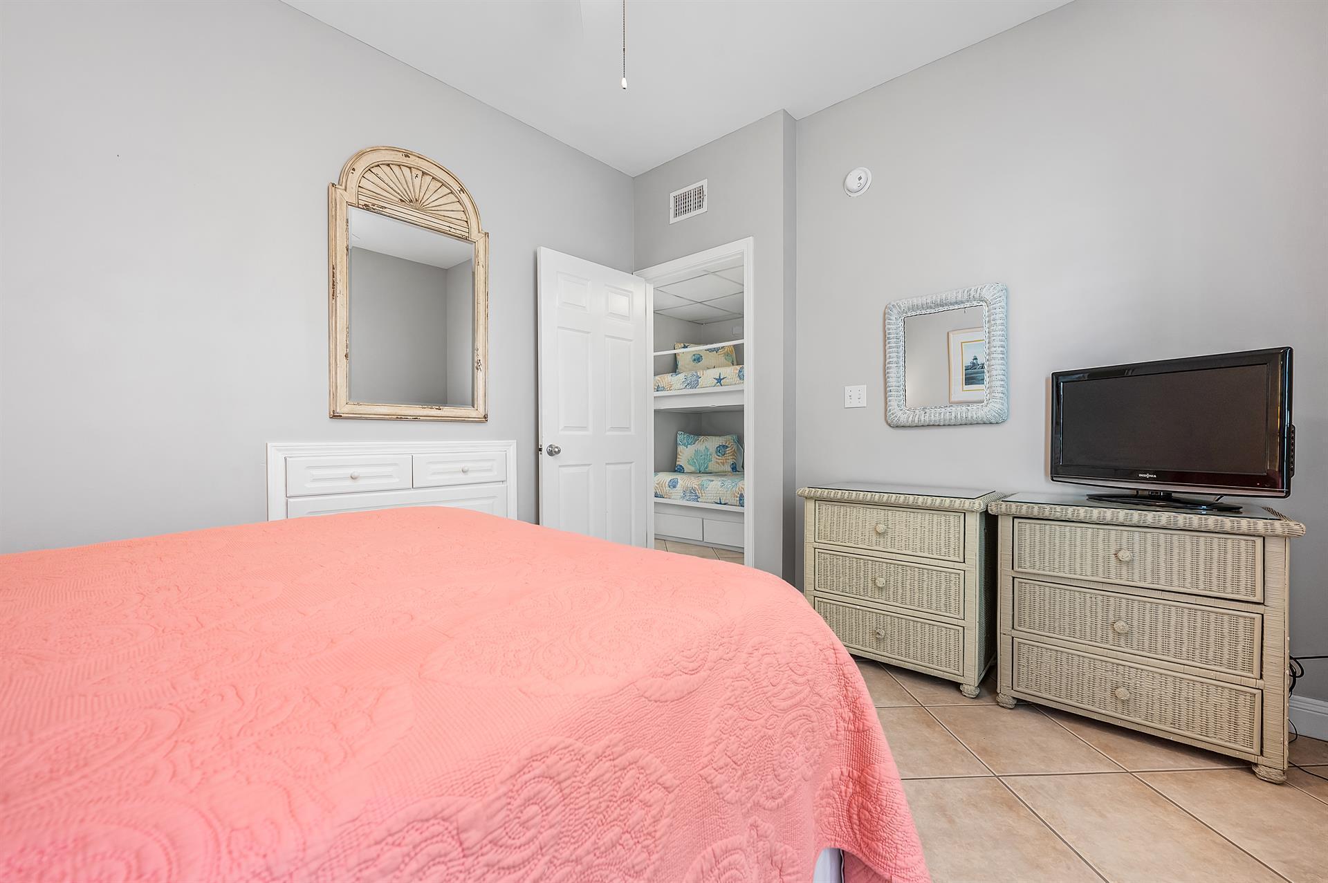 NANTUCKET COTTAGES - Residential