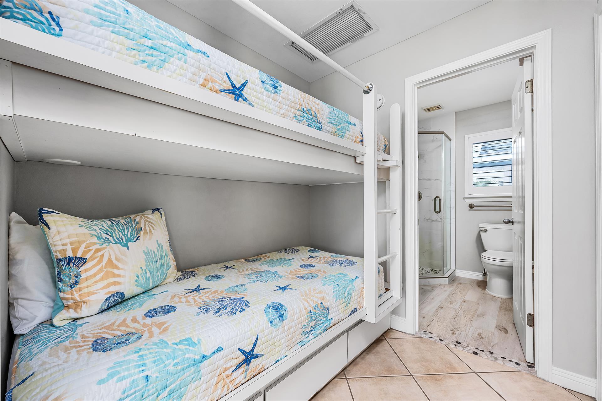 NANTUCKET COTTAGES - Residential