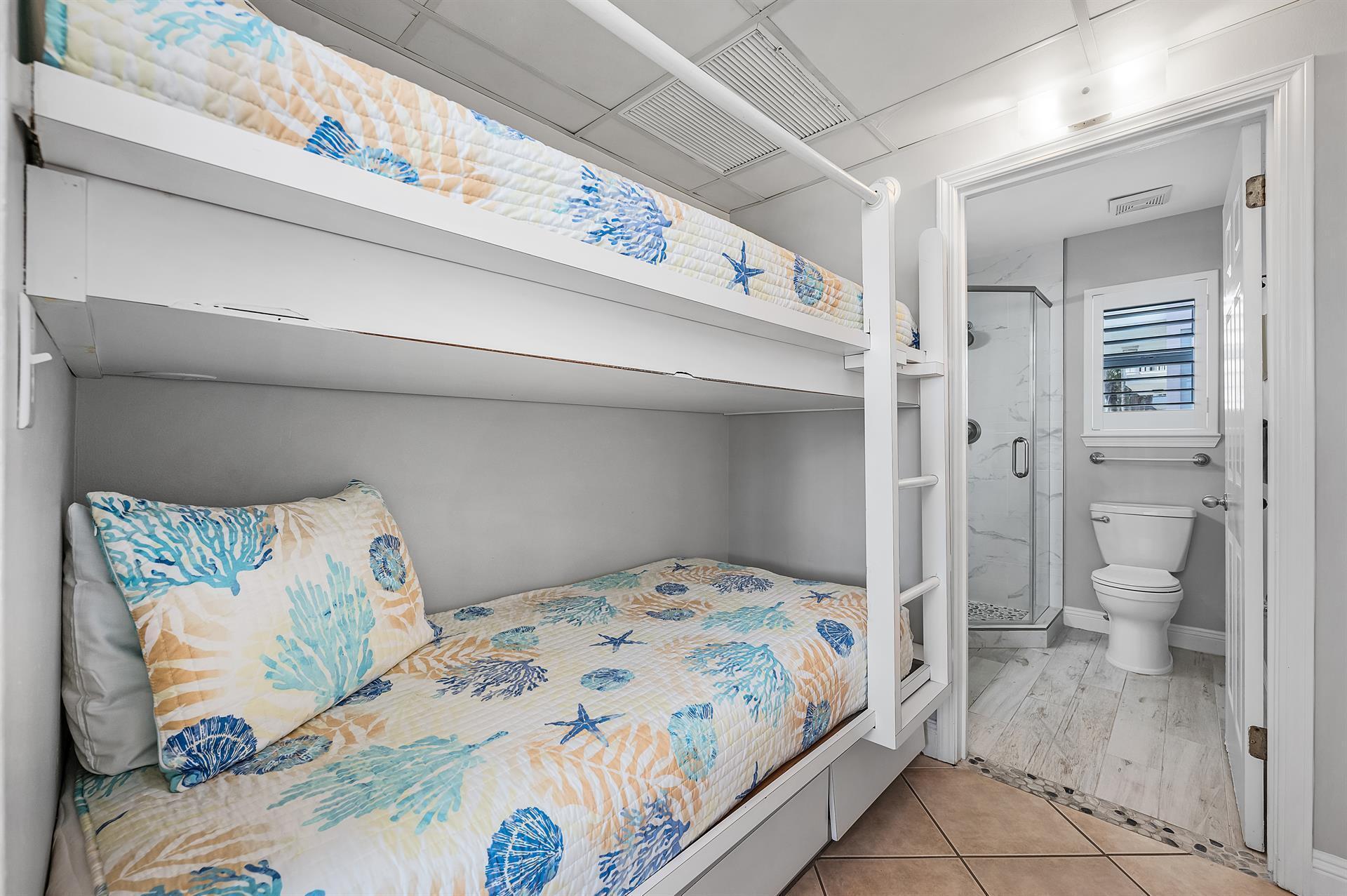 NANTUCKET COTTAGES - Residential