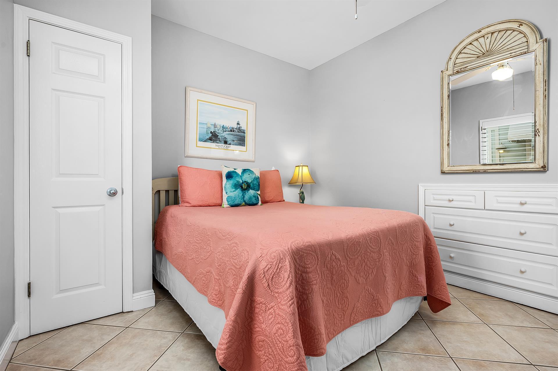 NANTUCKET COTTAGES - Residential